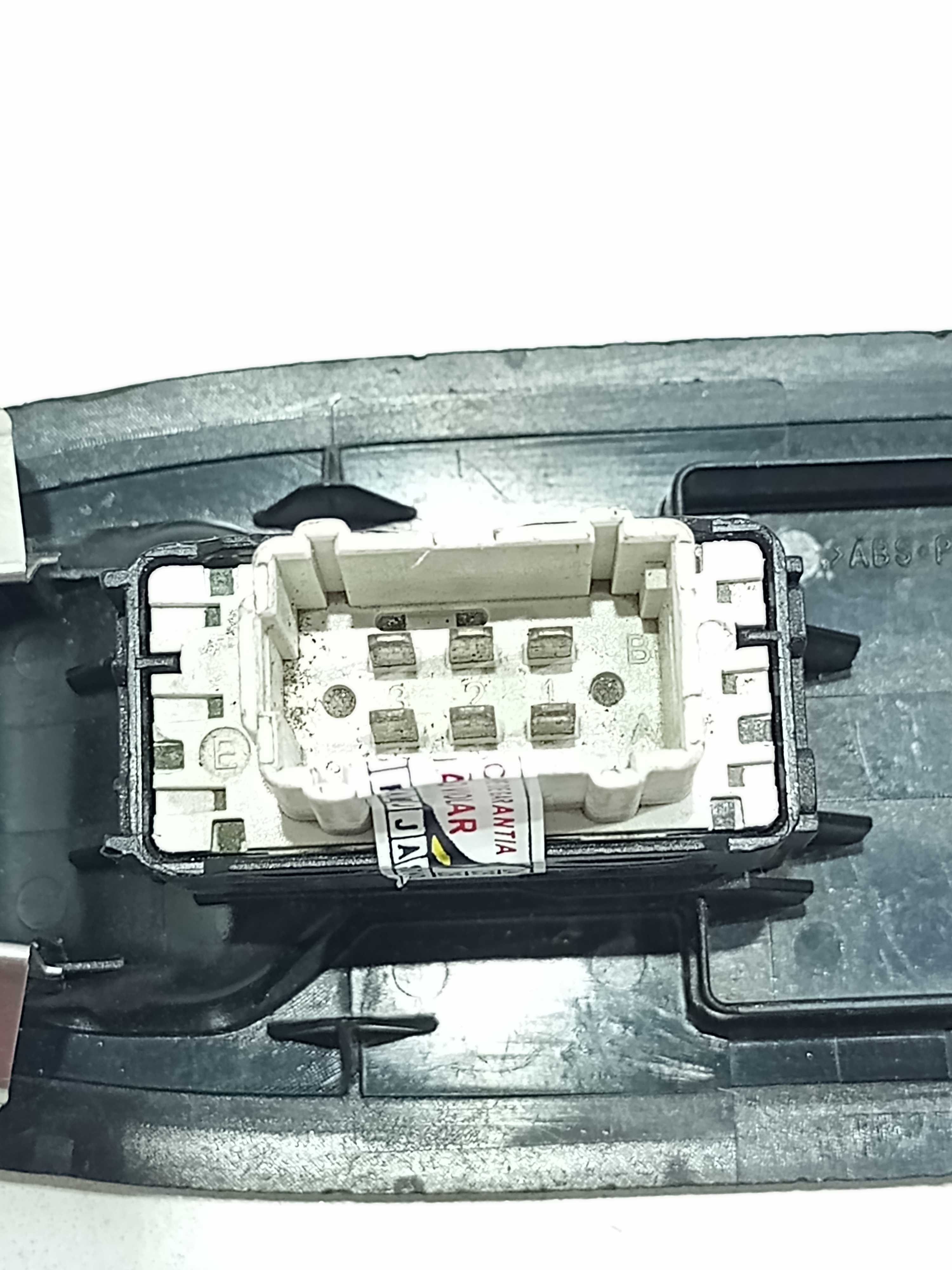 Moldura E Botão Vidro Elétrico Diant Dir Peugeot 208 2014 4