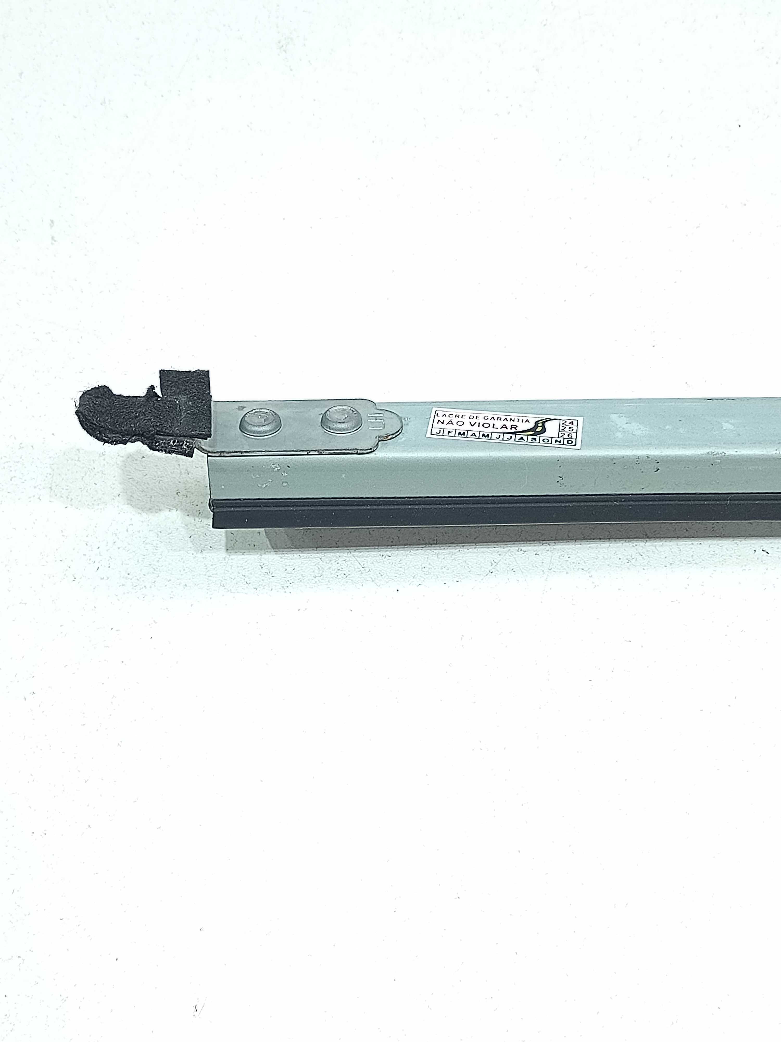 Trilho Guia Vidro Tras Esq Nissan Versa 2019 Prata 4