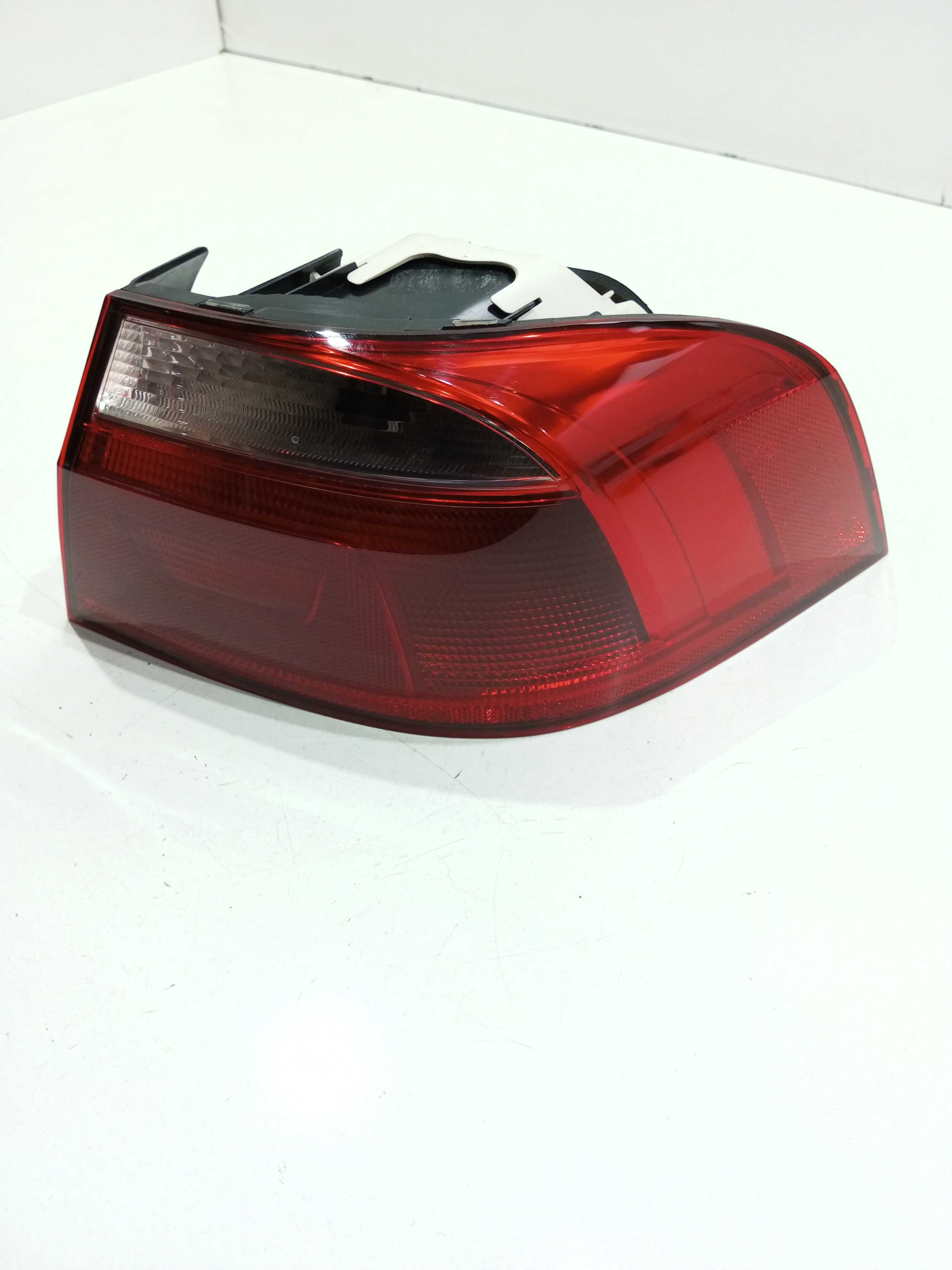 Lanterna Tras Direit Vw Voyage G8 1.6 2019 5u5945096p 2