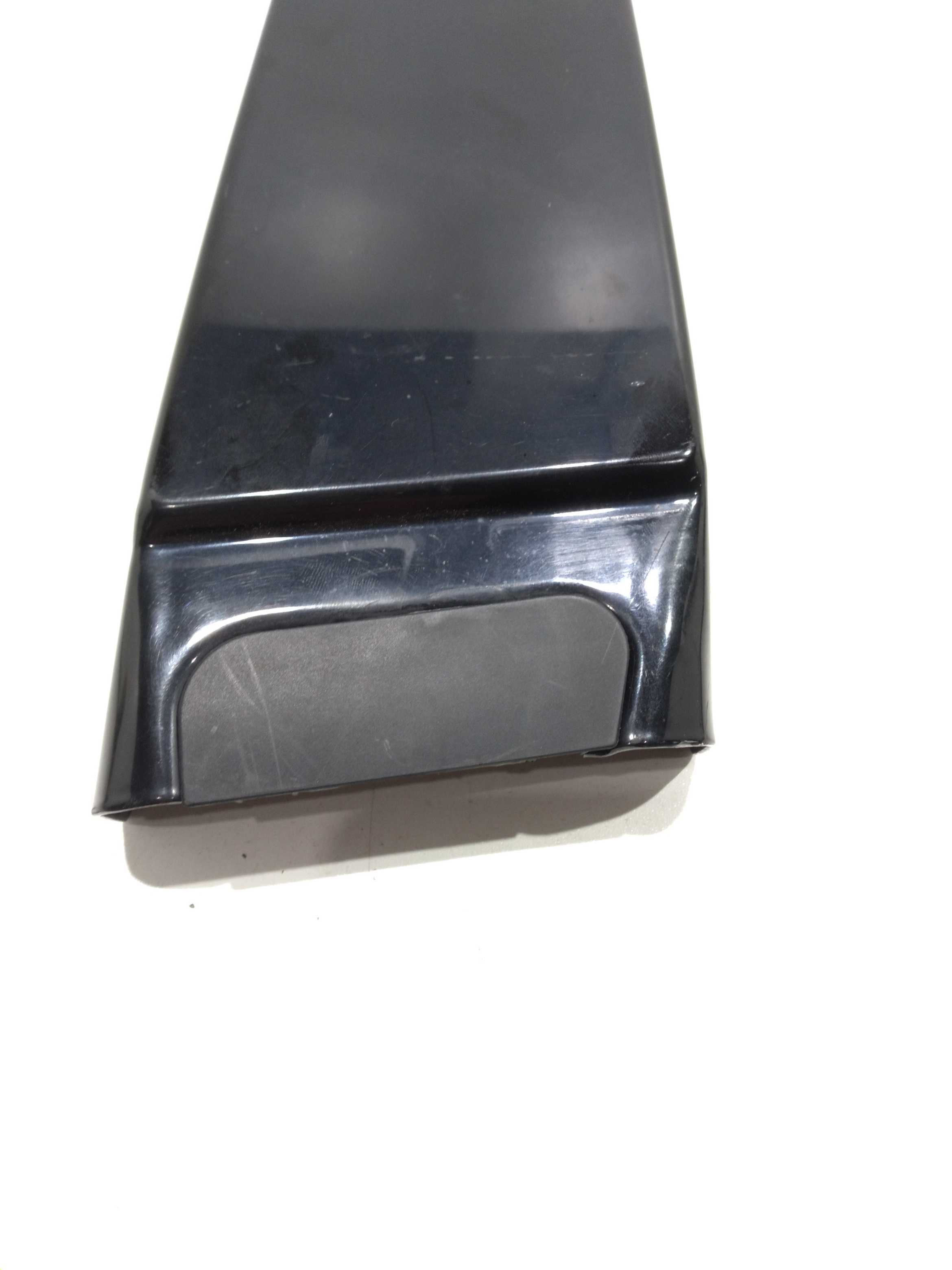 Moldura Da Coluna Central Lado Esquedo Vw Touareg 4.2 2005 2