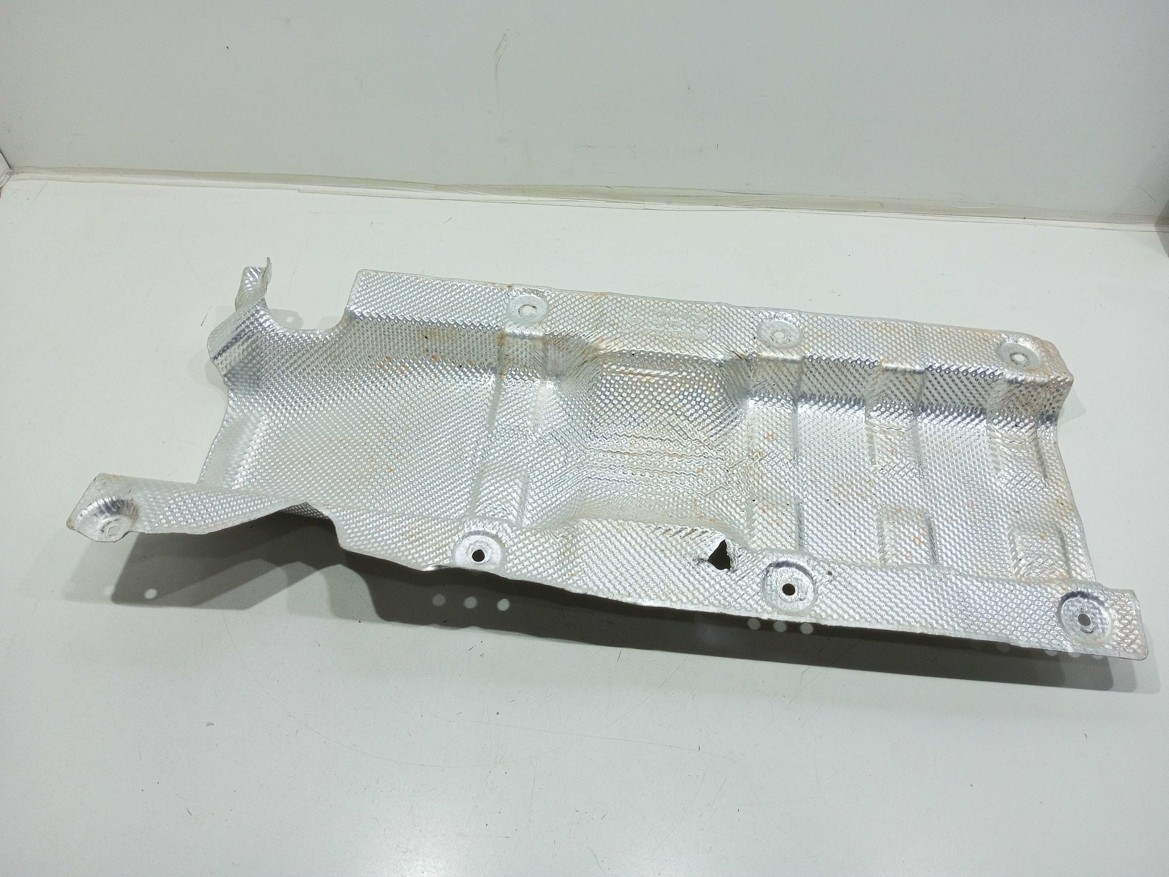 Defletor De Calor  Escapamento Central Renault Duster 2014 3