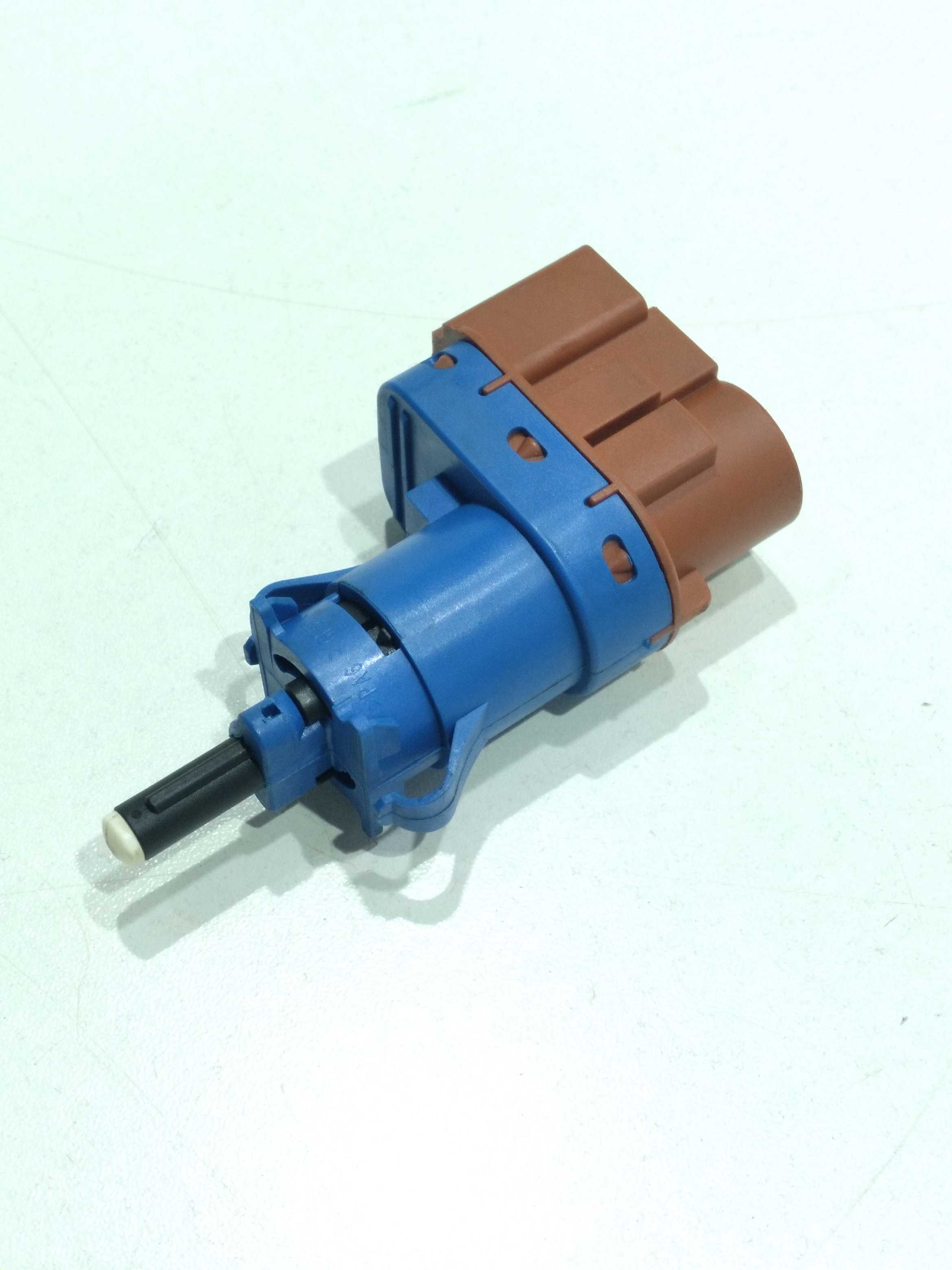 Interruptor Pedal Fiat Siena Essenc 1.6 Dl 2013 2