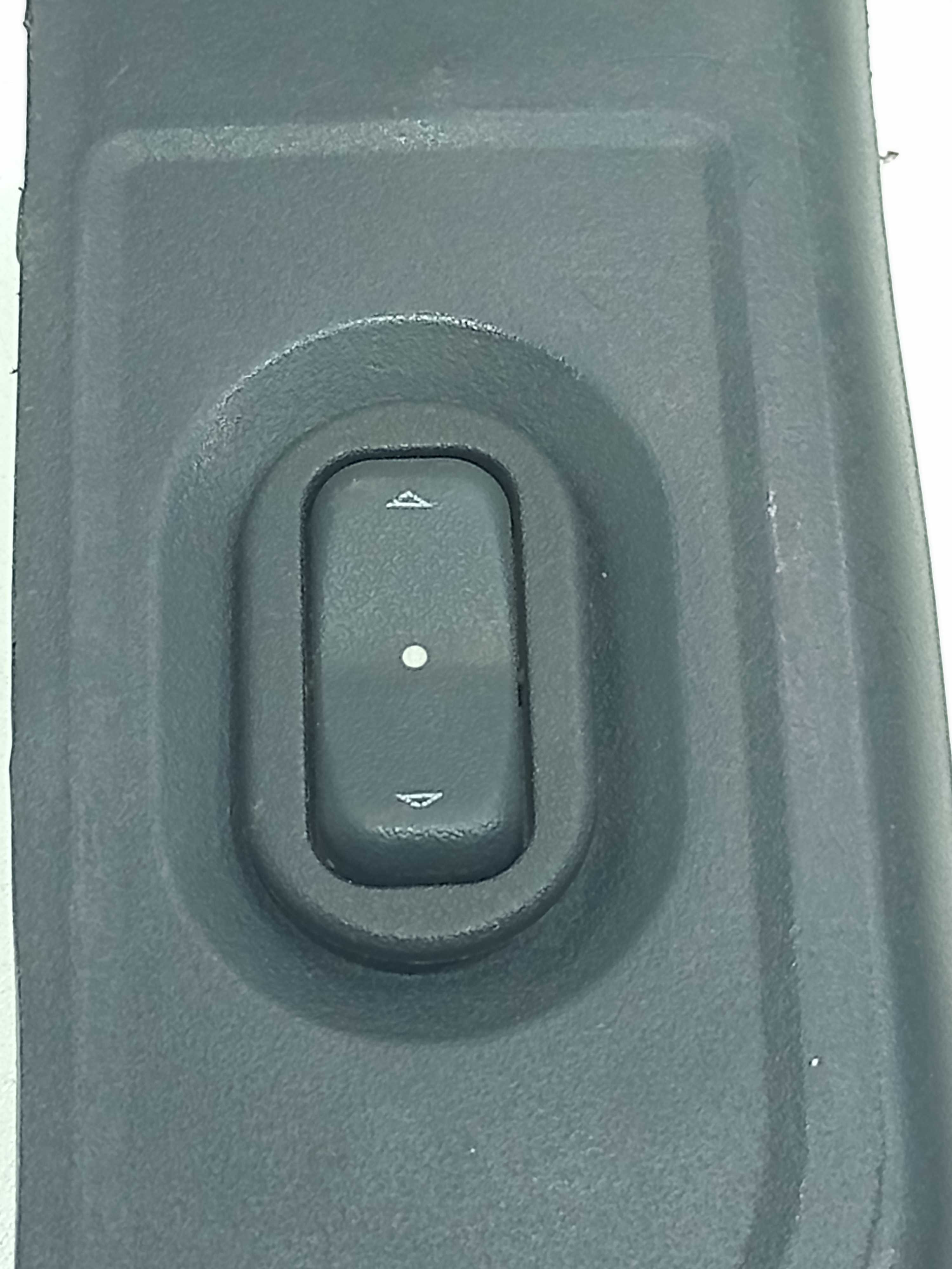 Moldura E Botão Vidro Elétrico Tras Esq Gm Meriva 2012 2