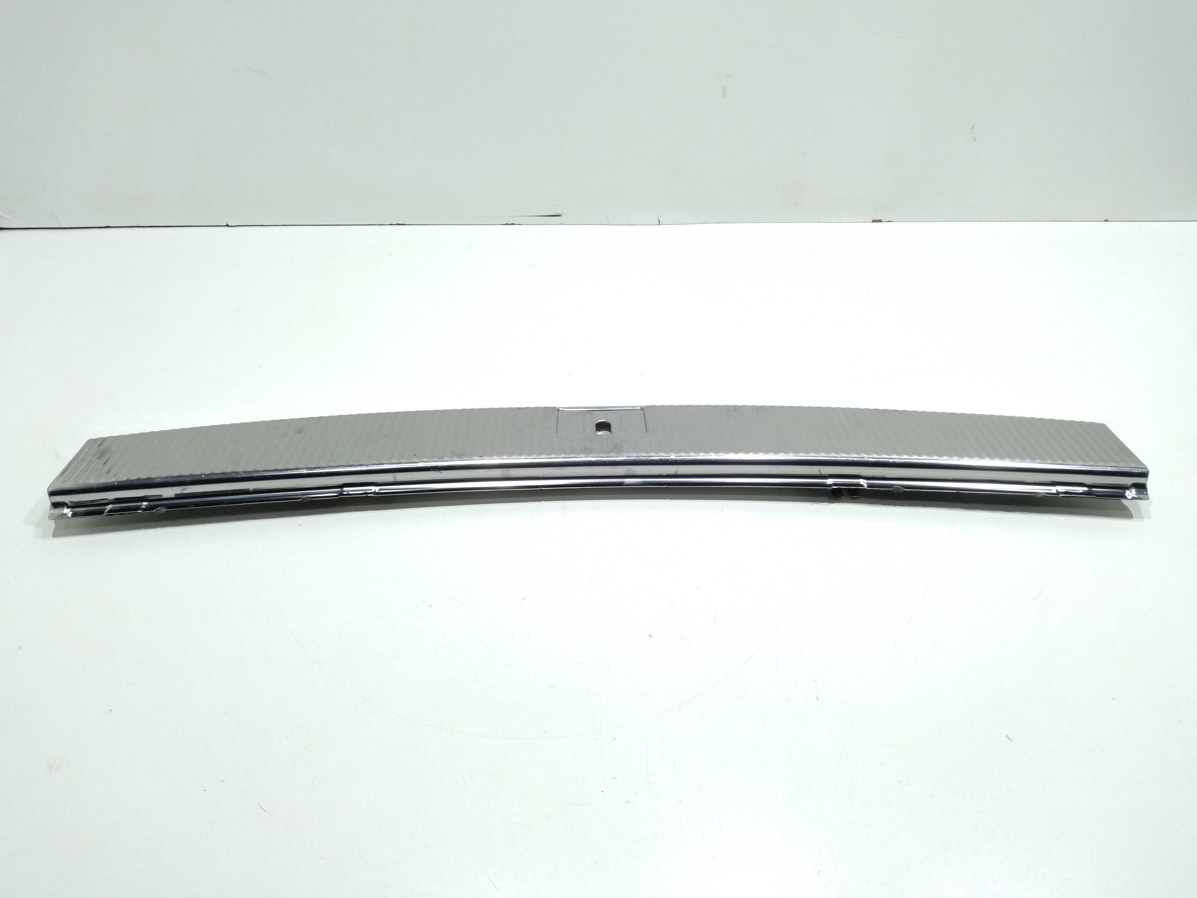 Soleira Porta Malas Vw Touareg 4.2 V8 2005 Detelhe 6