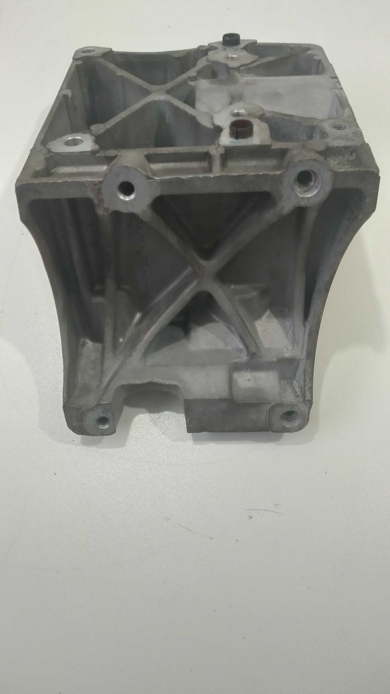 Suporte Do Compressor Do Ar Cond. 1 Ford Focus 1.6 2013 2