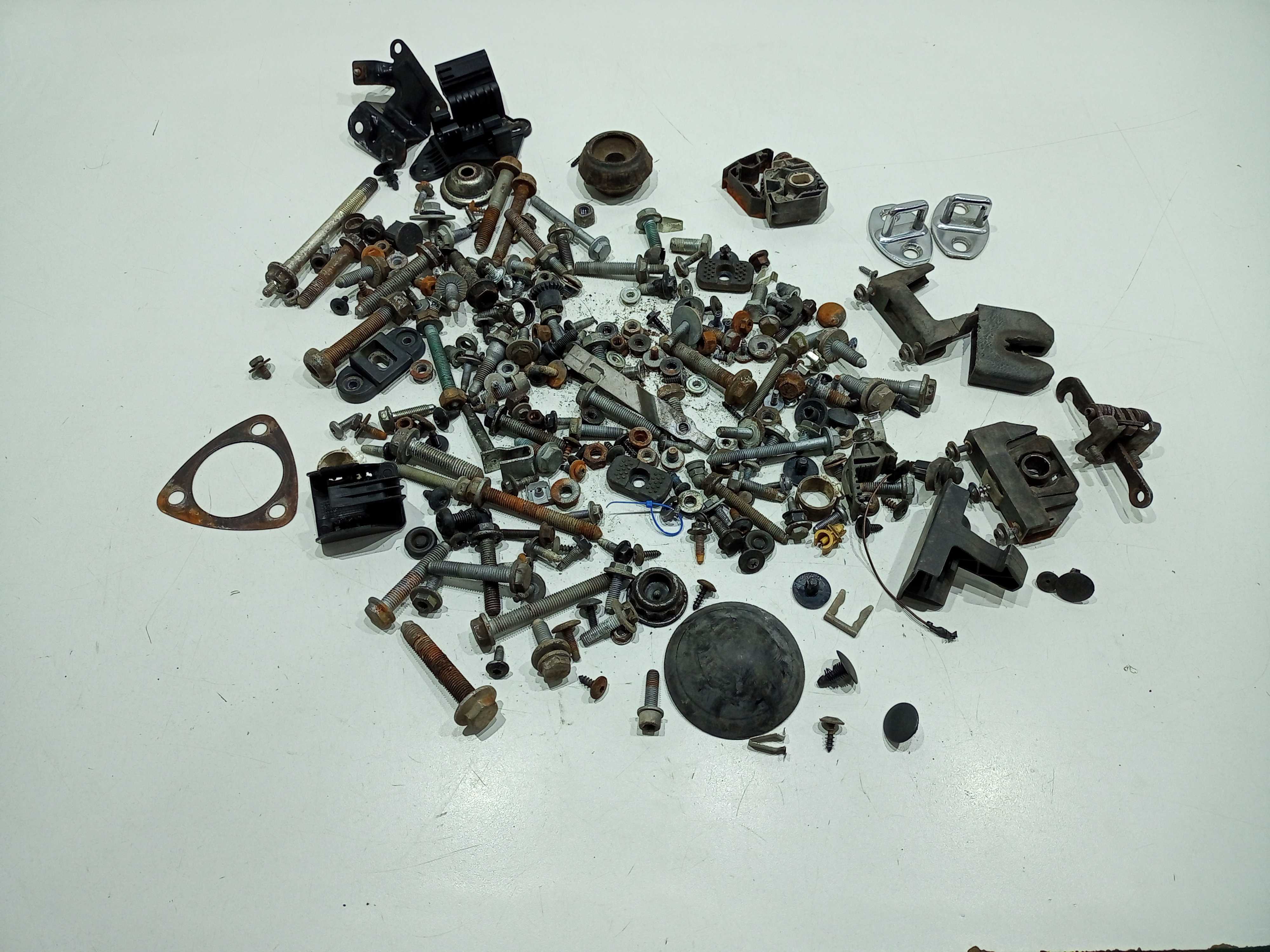 Parafusos Avulsos Volkswagen Voyage 2012 1