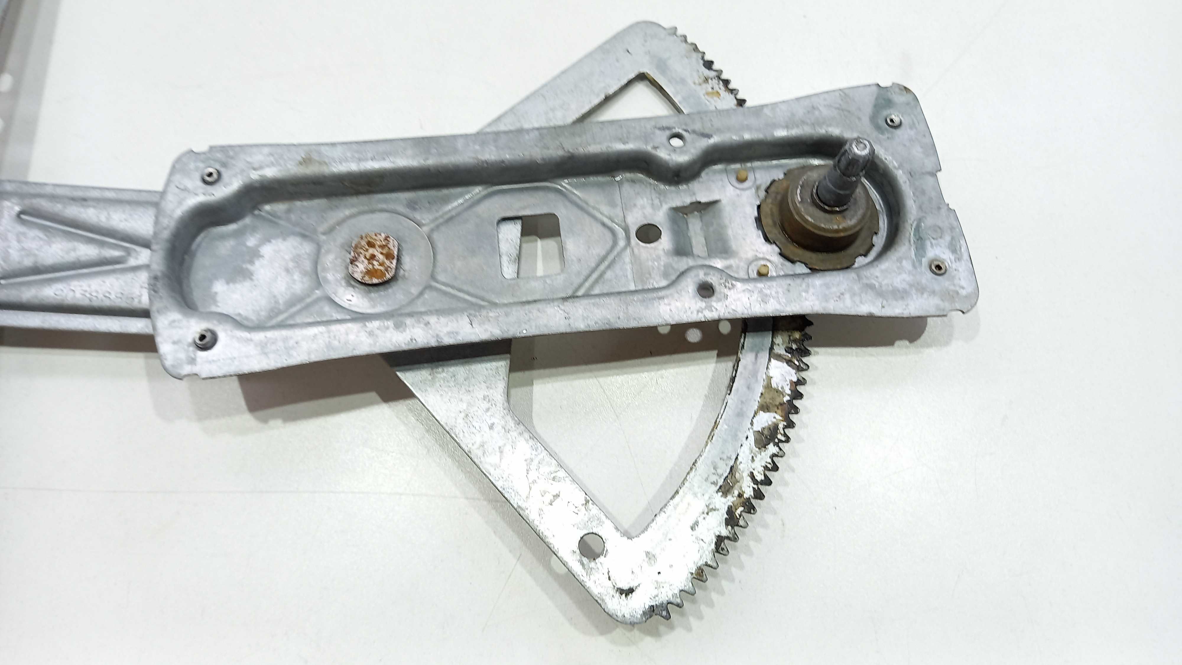 Maquina de Vidro Manual Dianteira Esquerda Corsa Classic 2