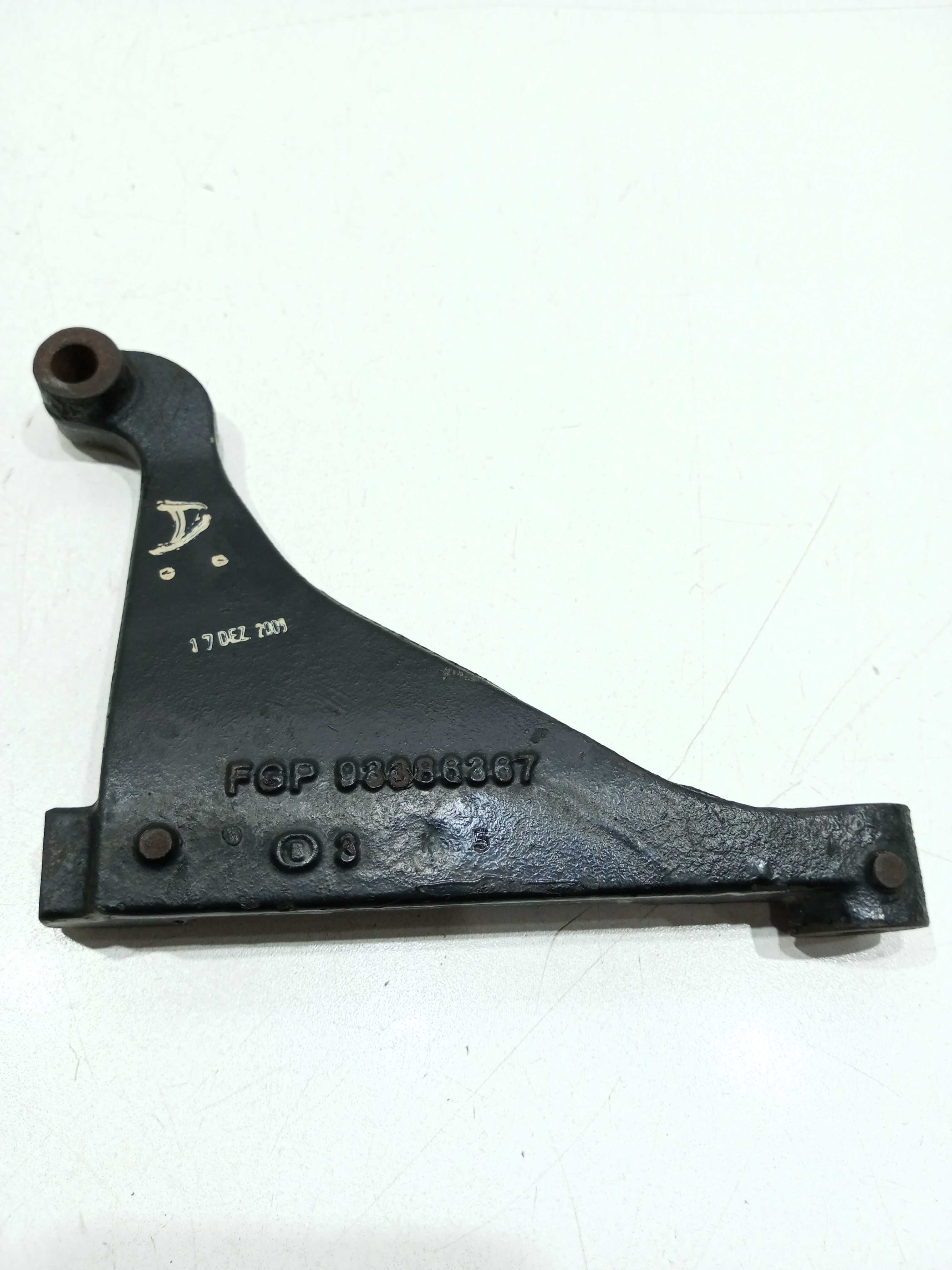 Suporte Superior Do Alternador Chevrolet Meriva 1.8 2006 1