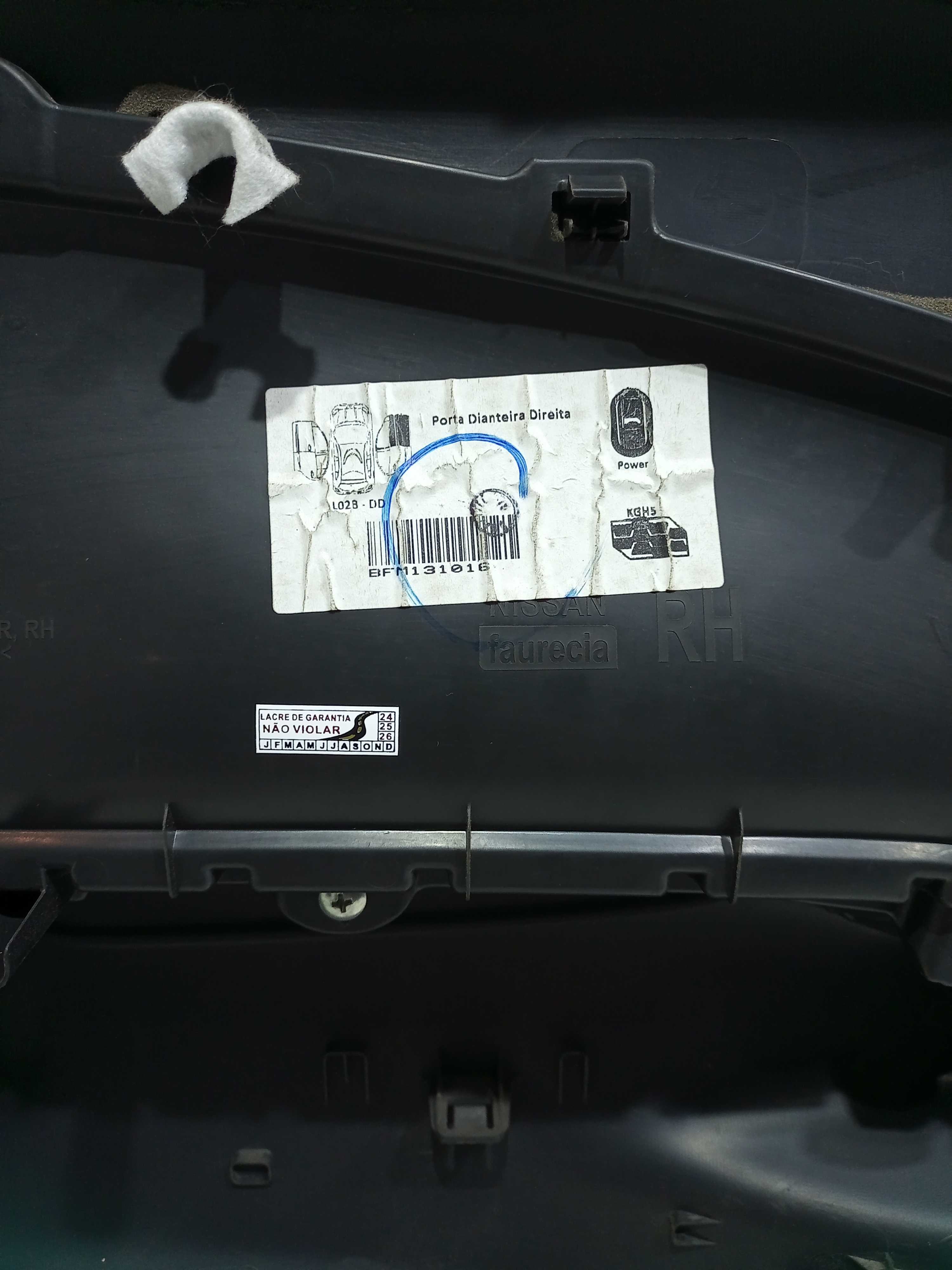 Forro De Porta Dianteiro Direito Nissan Versa 2019 7