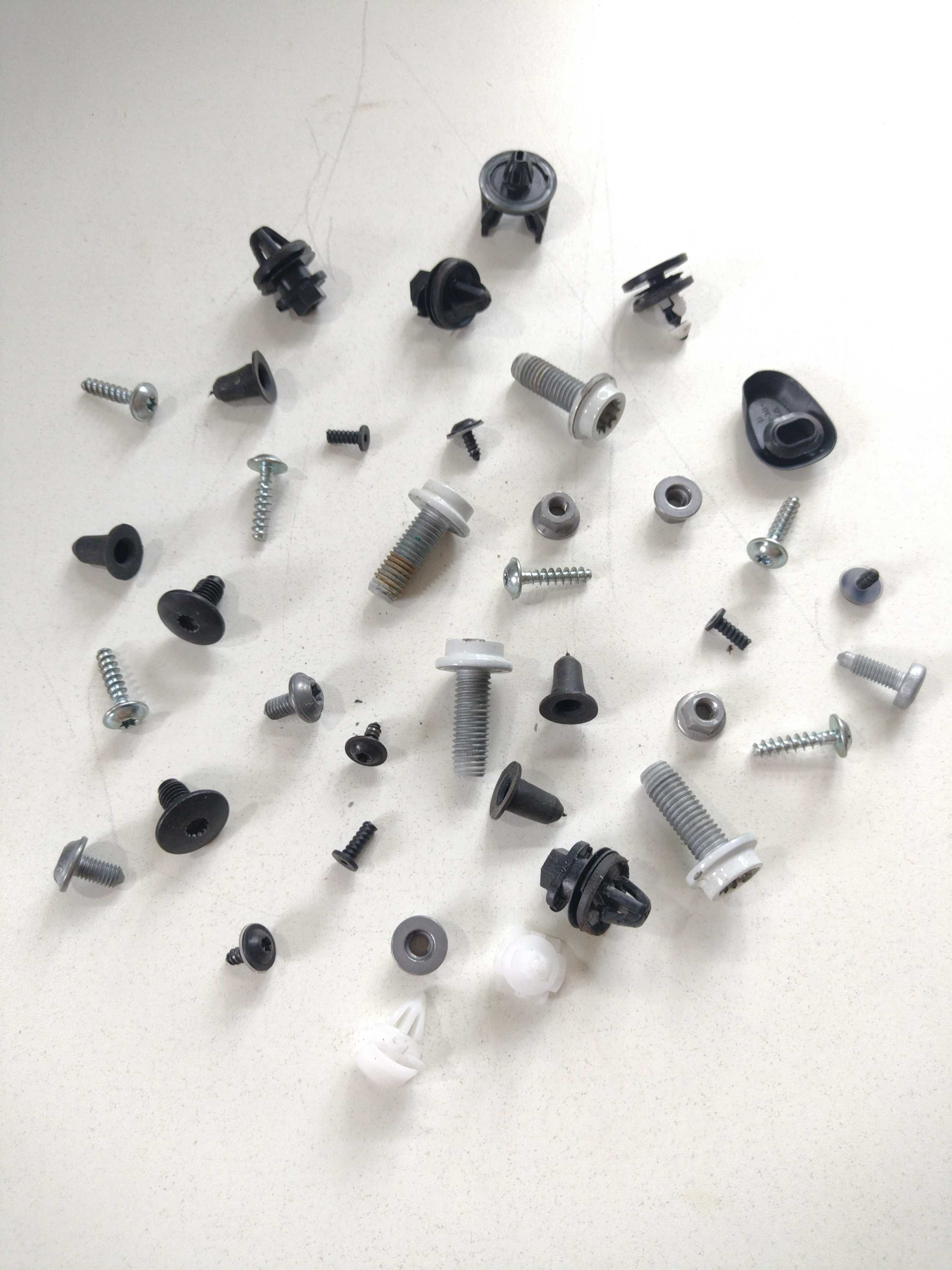 Parafusos Diversos Da Porta T-cross Sense 2020 Originais 1