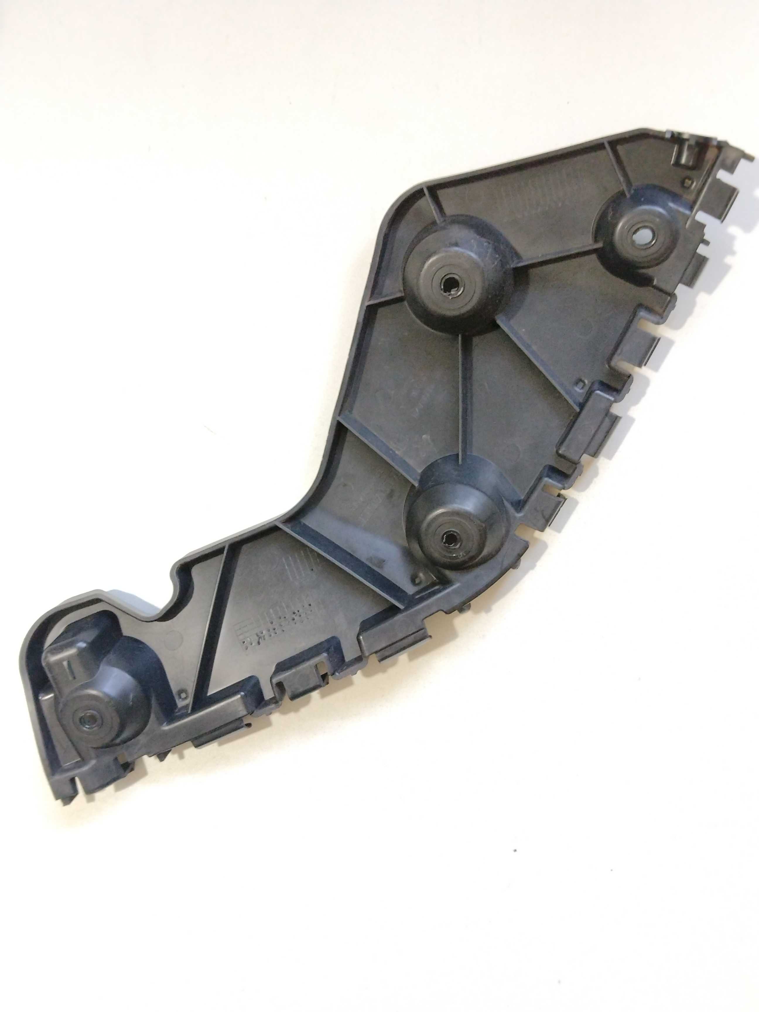 Guia Para-choque Traseiro Direito Duster 2013 622200145r 3
