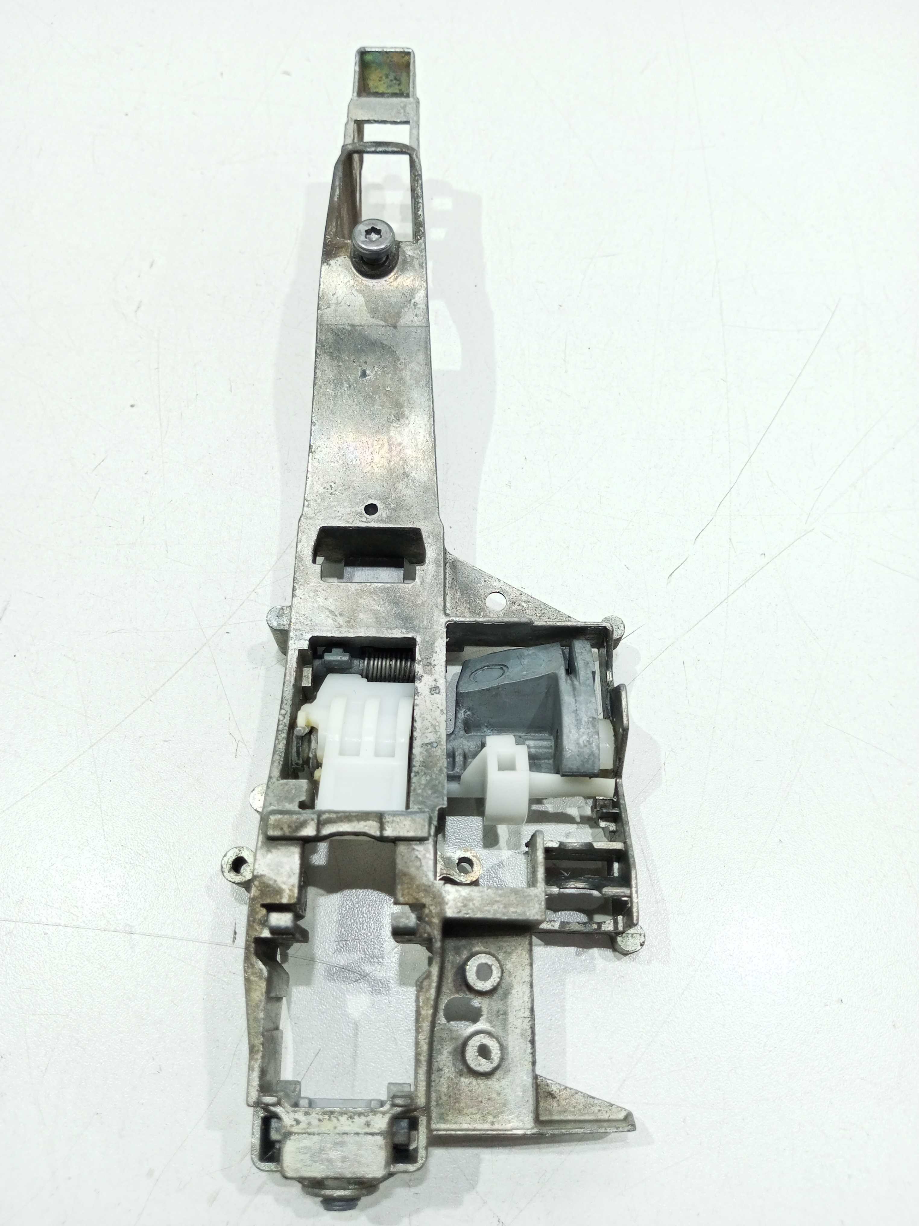 Suporte Maçaneta Externa Porta Dianteira Esq. 308 2013 4