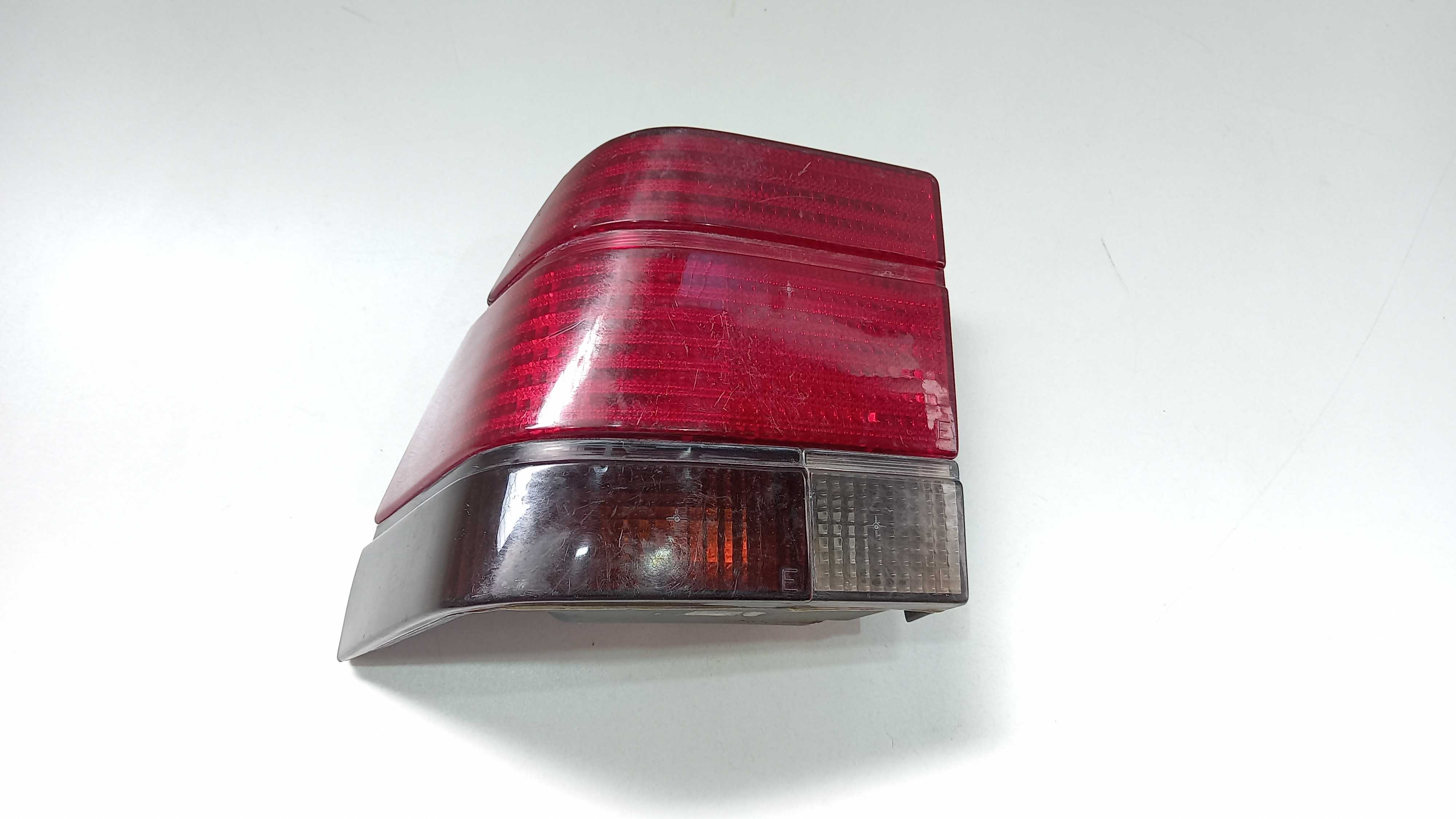 Lanterna Traseira Esquerda  Fume Ford Versailles 1991 1