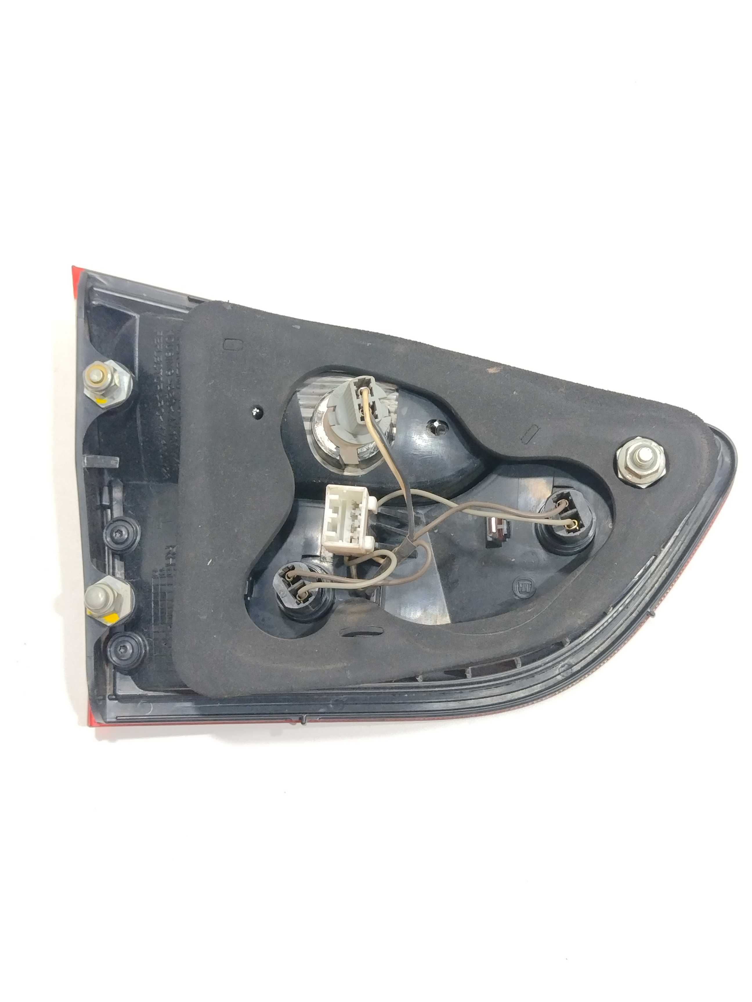 Lanterna Direita Da Tampa Traseira Fiat Grand Siena 2013 2
