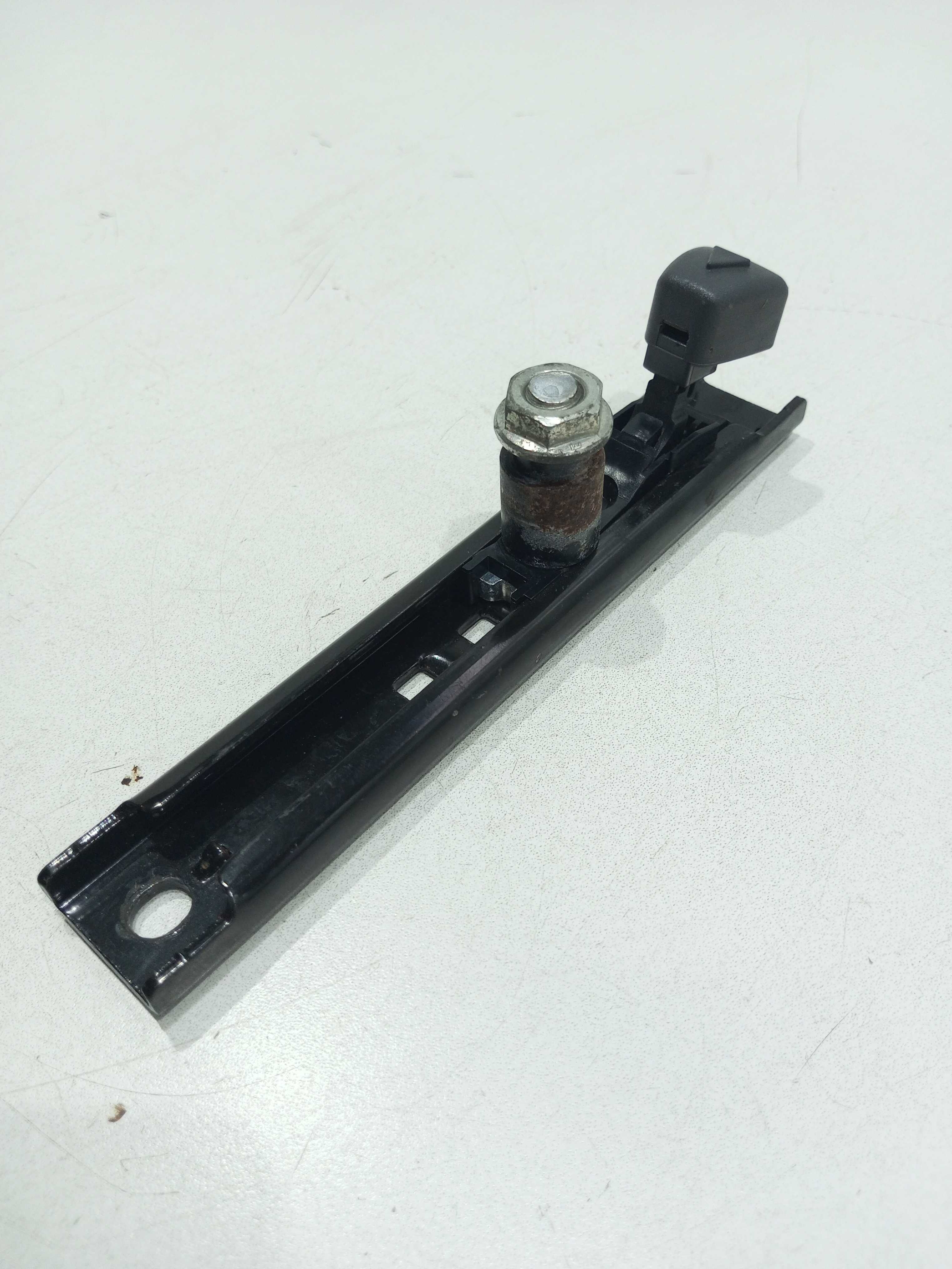 Trilho Regulagem Cinto De Segurança Lado Esq. Siena 2011 2