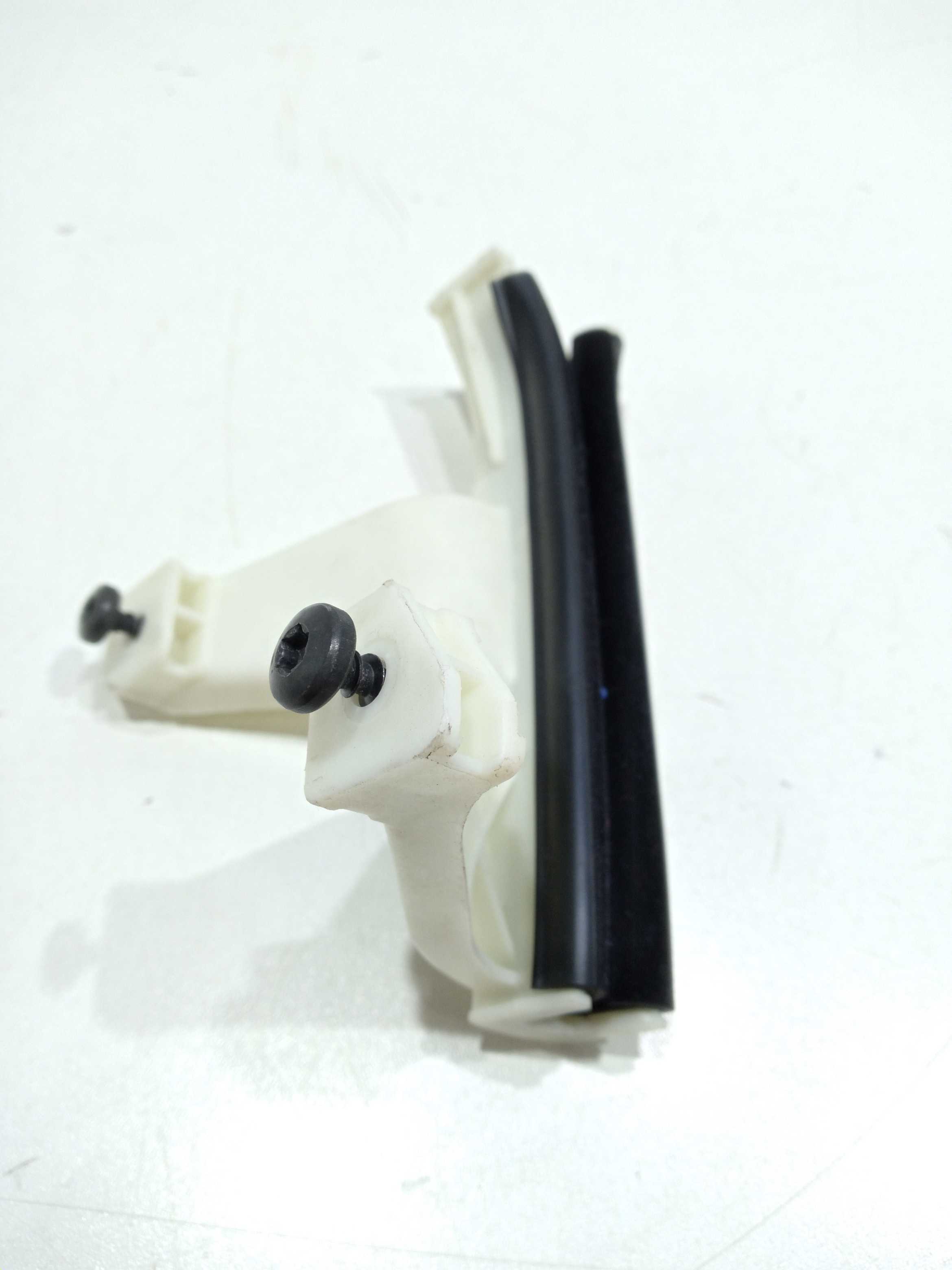 Guia Do Vidro Porta Traseira Esquerda Citroën C3 Glx 2011