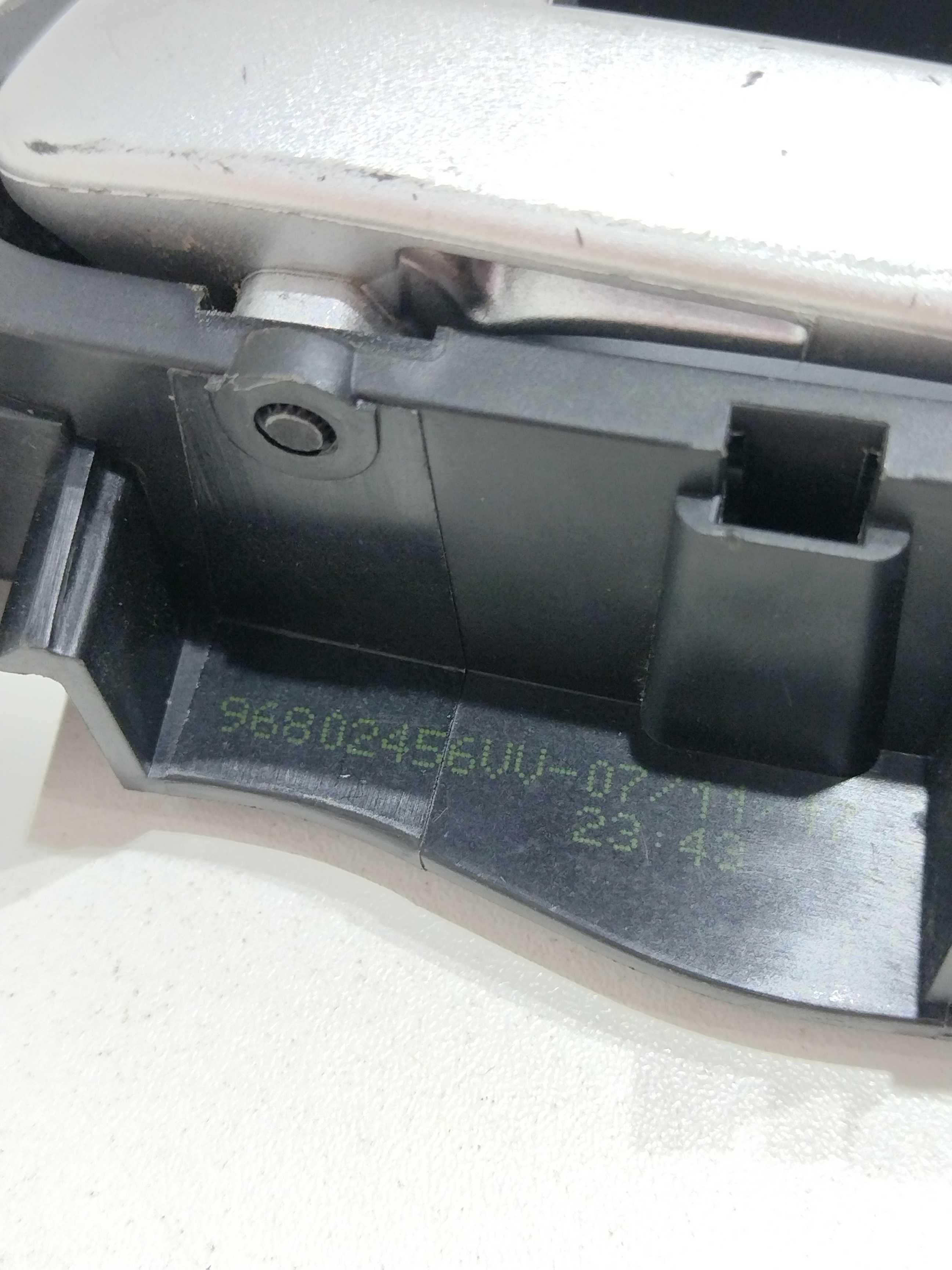 Maçaneta Interna Traseira Esquerda Peugeot 2008 2018 3