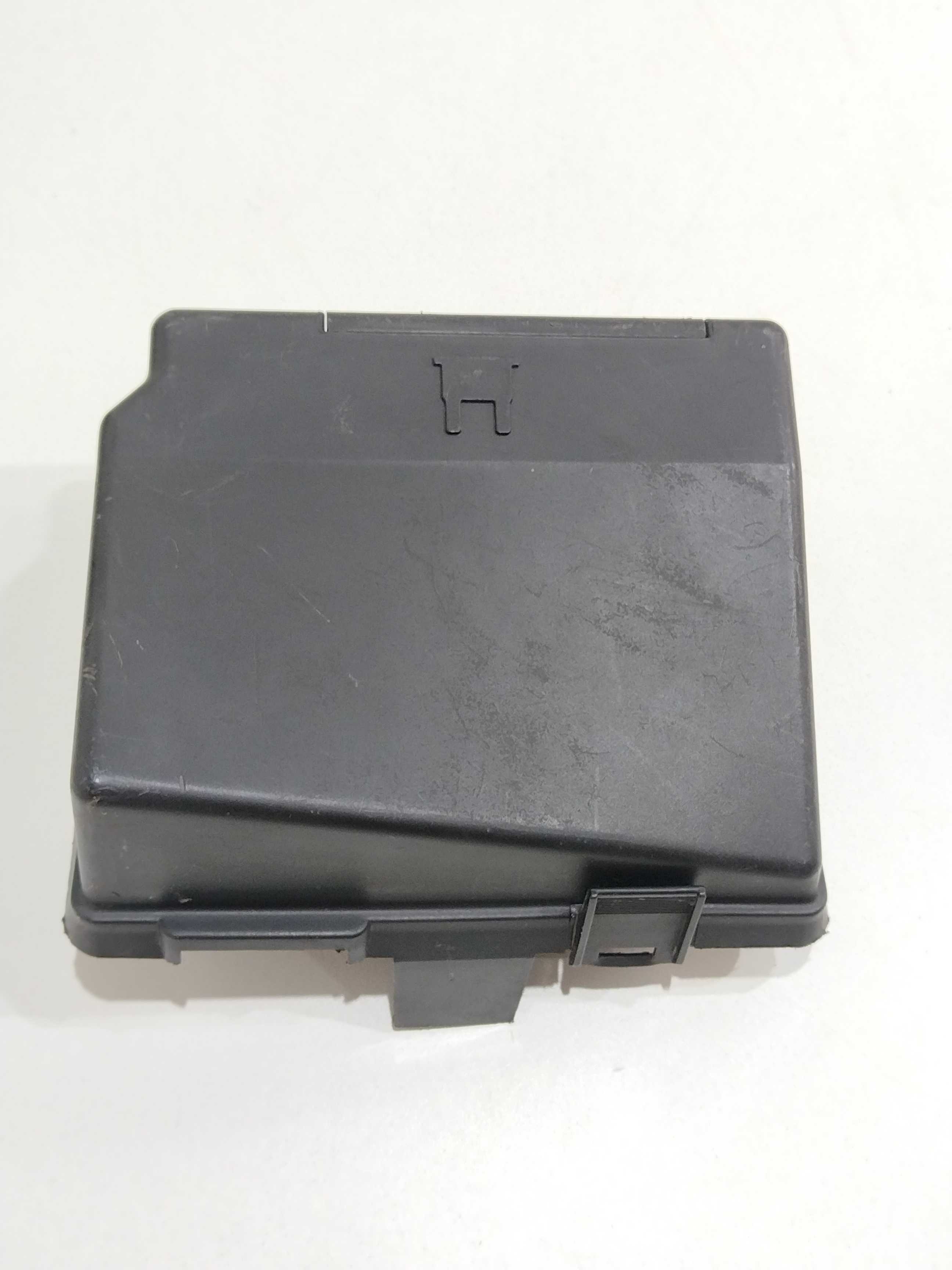 Tampa Caixa Fuziveis Peugeot 206 1999 2000 Original 1