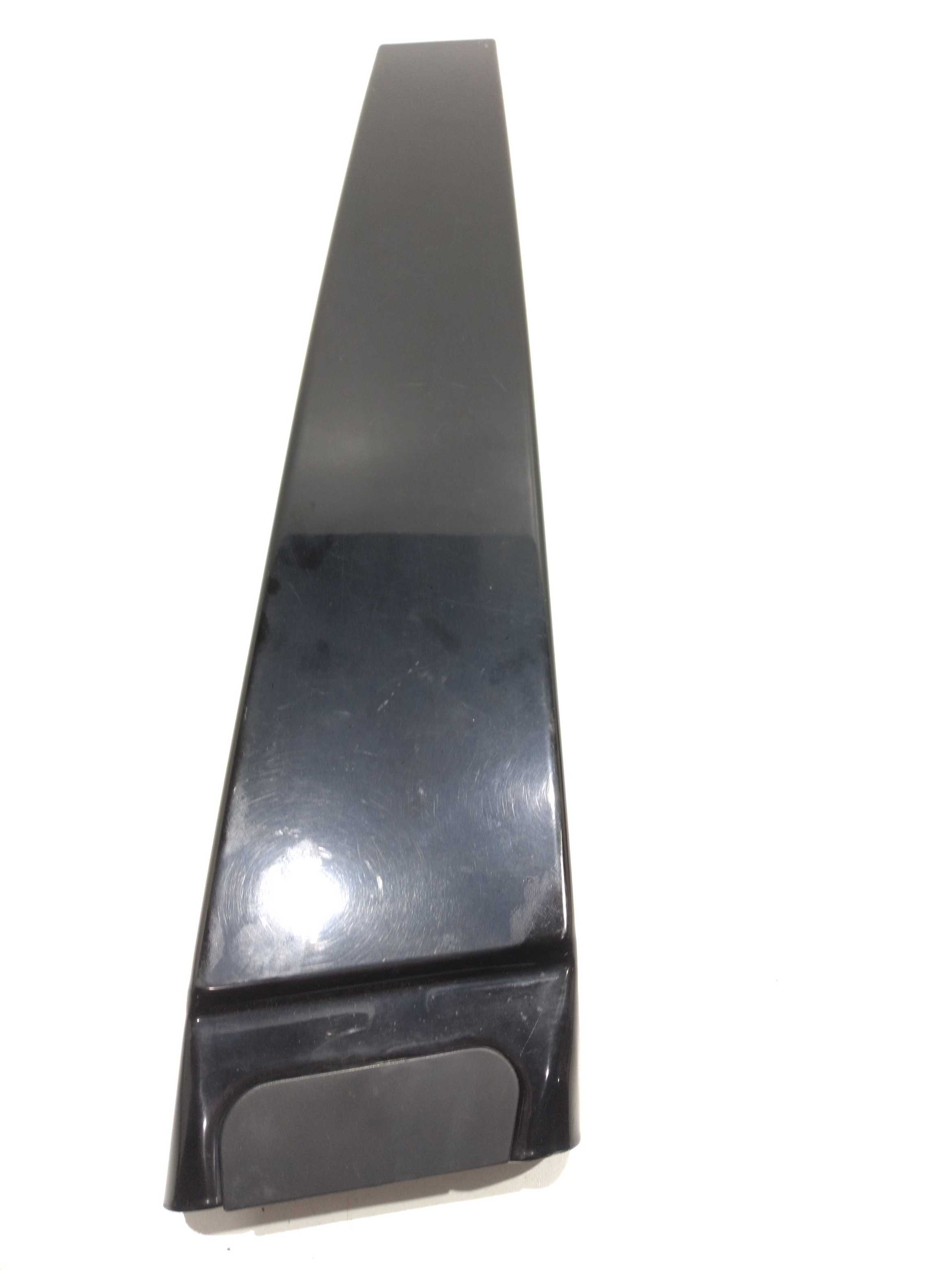 Moldura Da Coluna Central Lado Esquedo Vw Touareg 4.2 2005 1