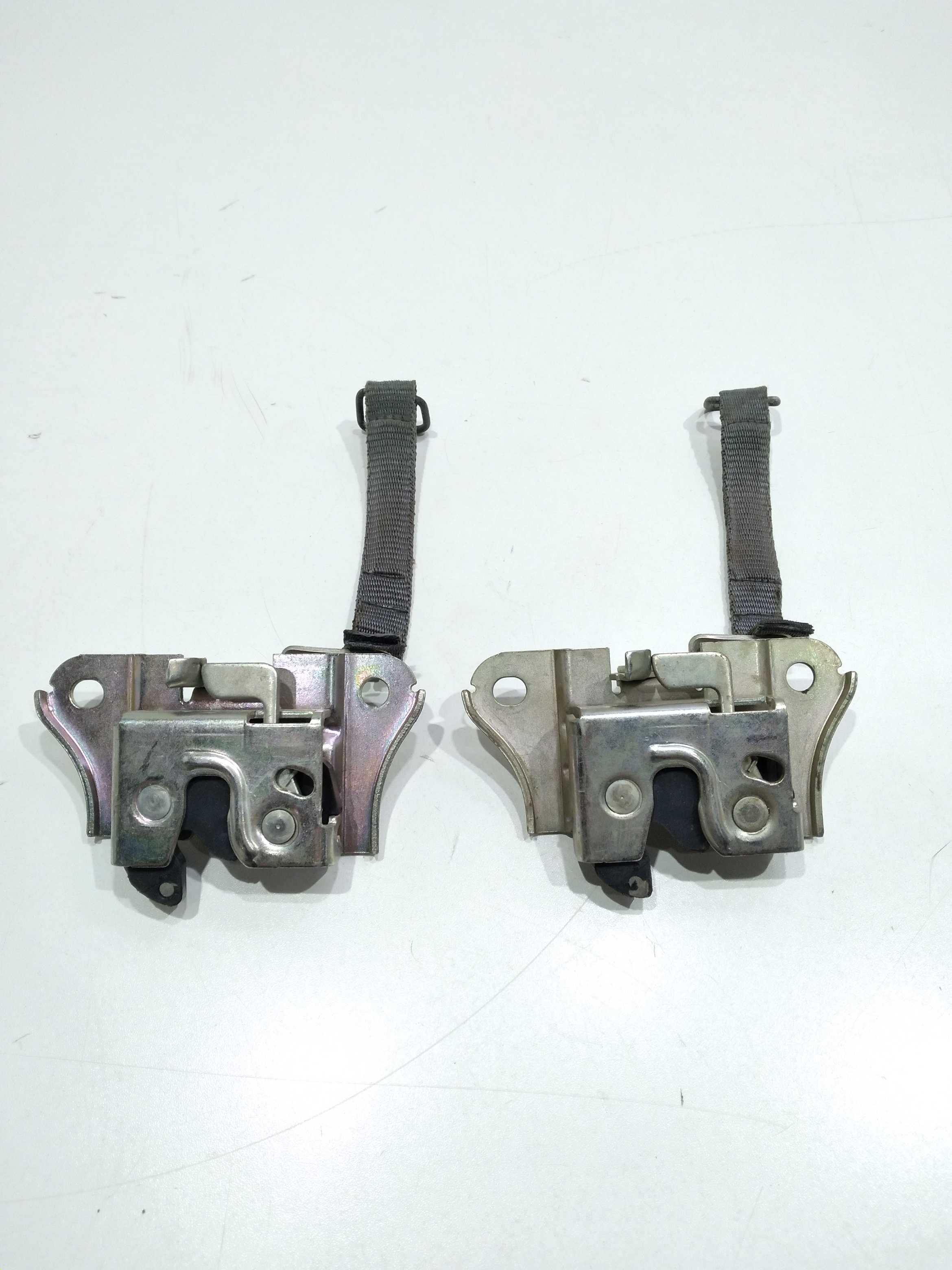 Par Trava Fechadura Do Banco Traseiro Grand Siena 1.6 2013 1