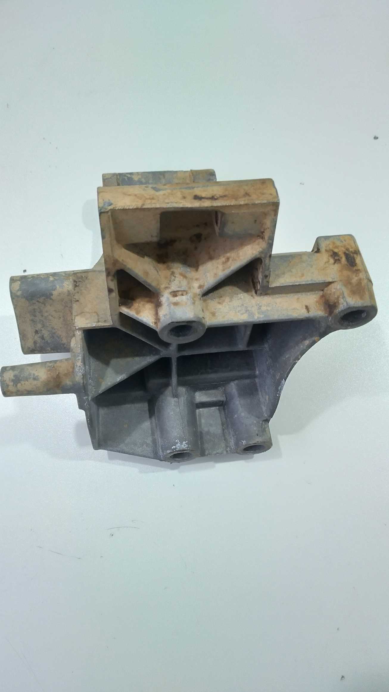 Suporte Do Alternador Ford Fiesta 1.0  2000