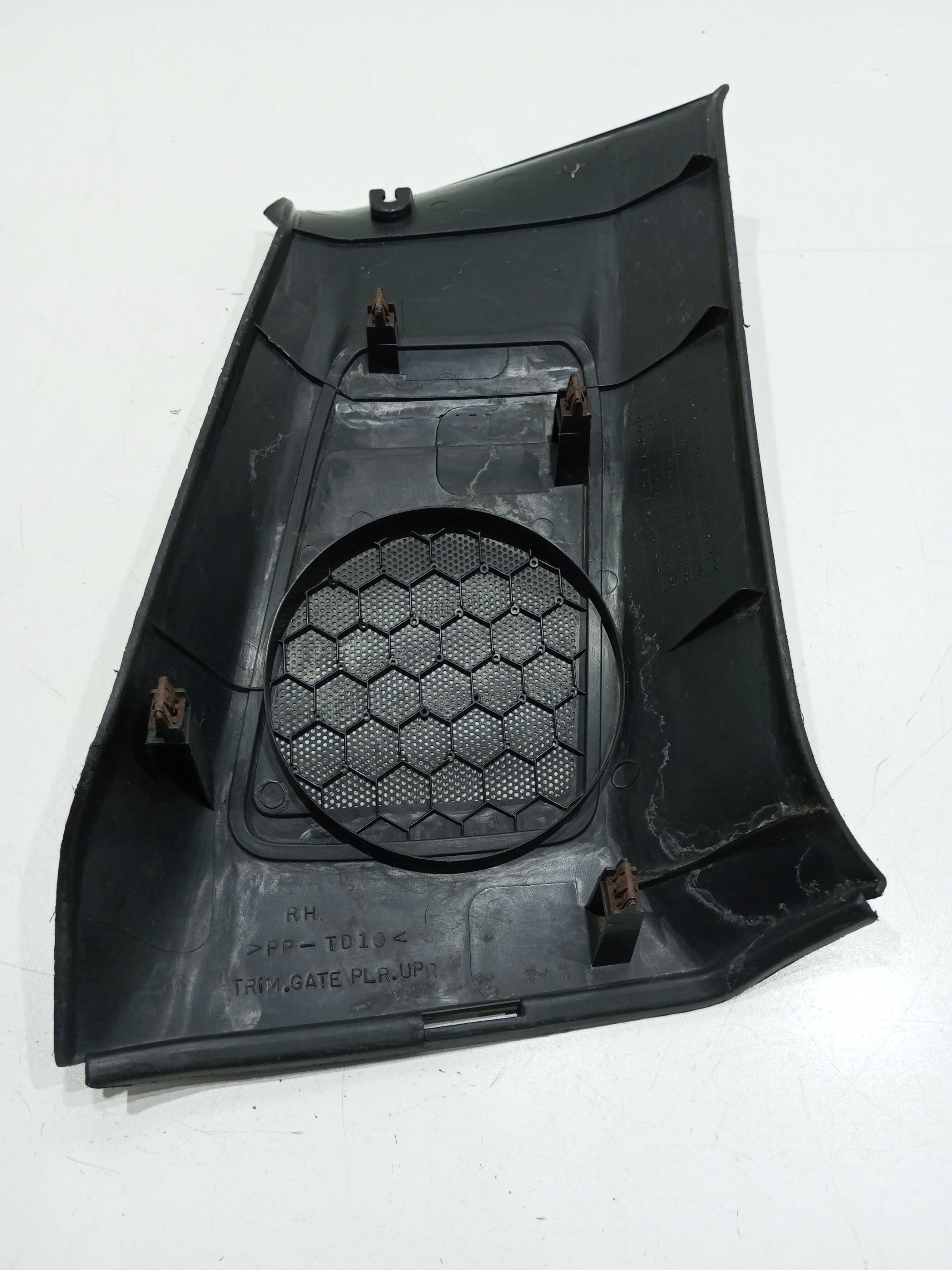 Moldura Traseira Direita Mitsubishi Pajero Tr4 2007 4