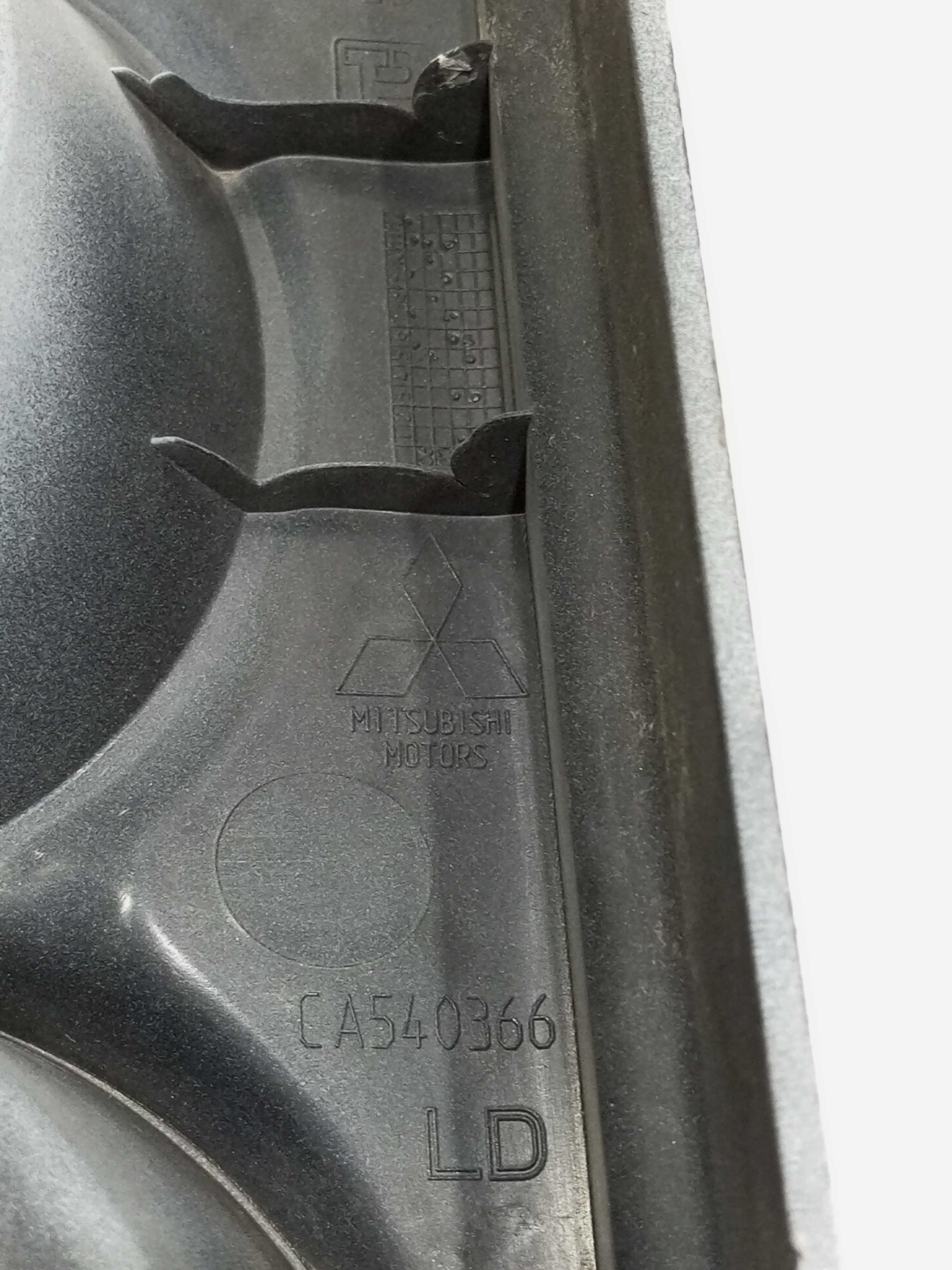 Lanterna Lado Direito Mitsubishi Pajero Tr4 2007 Detalhes 7