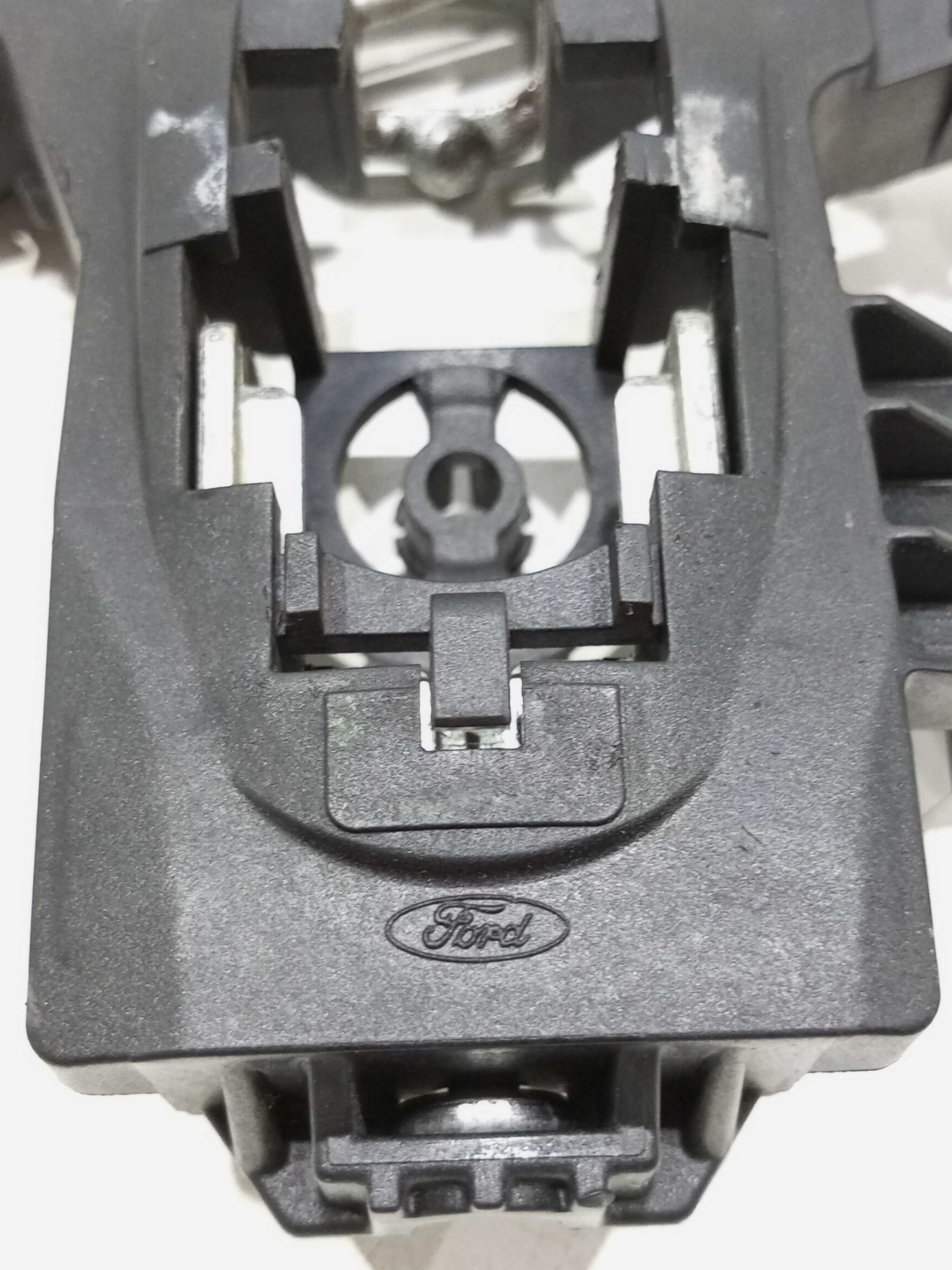 Suporte Maçaneta Externa Porta Dianteiro Esq. Ford Ka 2017 4
