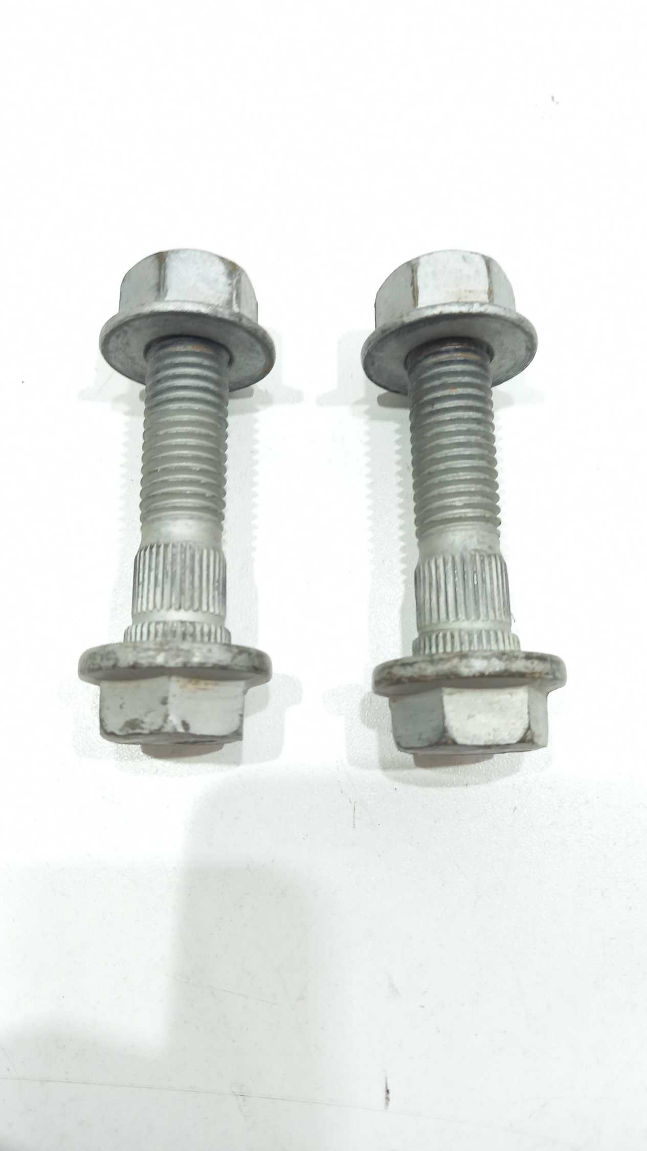 Par Parafusos Do Montante Chevrolet Spin 1.8 2018 2