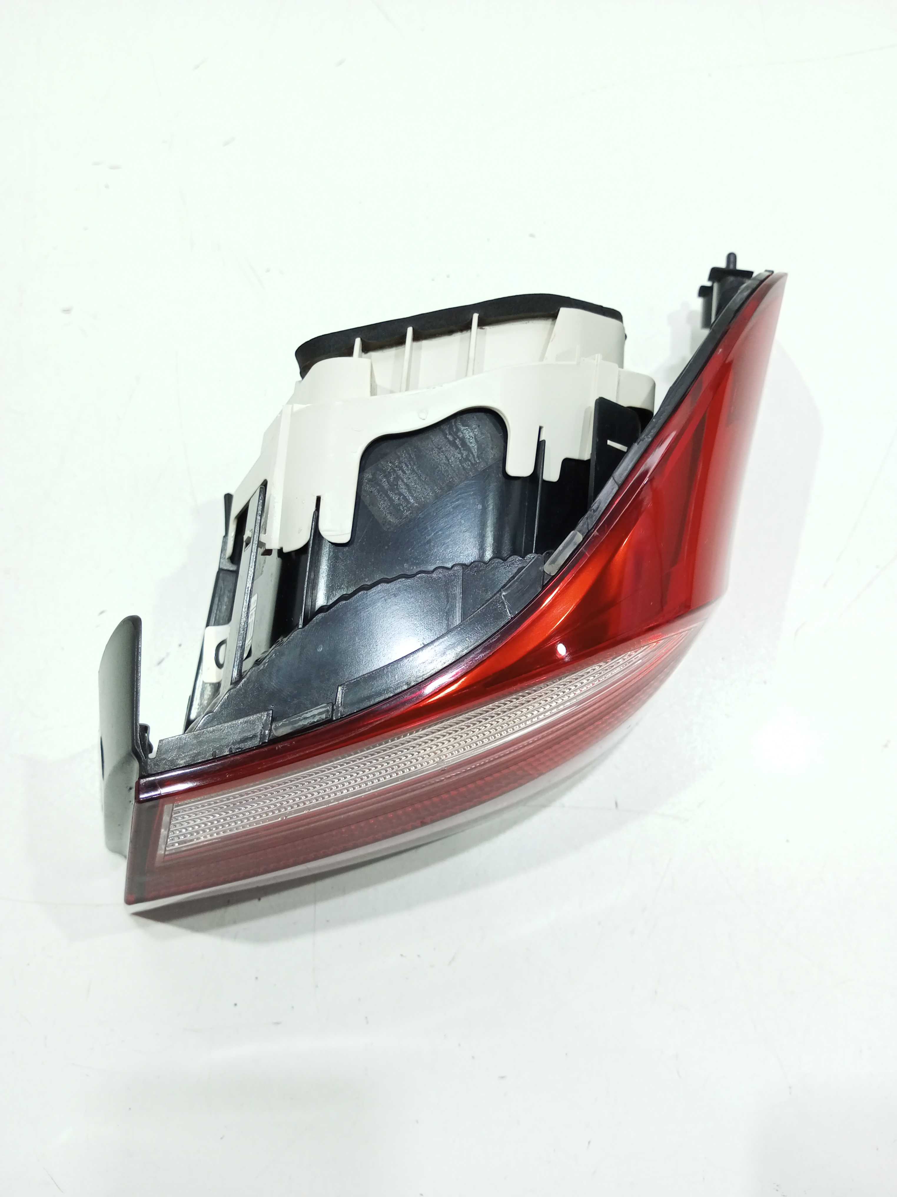 Lanterna Tras Direit Vw Voyage G8 1.6 2019 5u5945096p 4