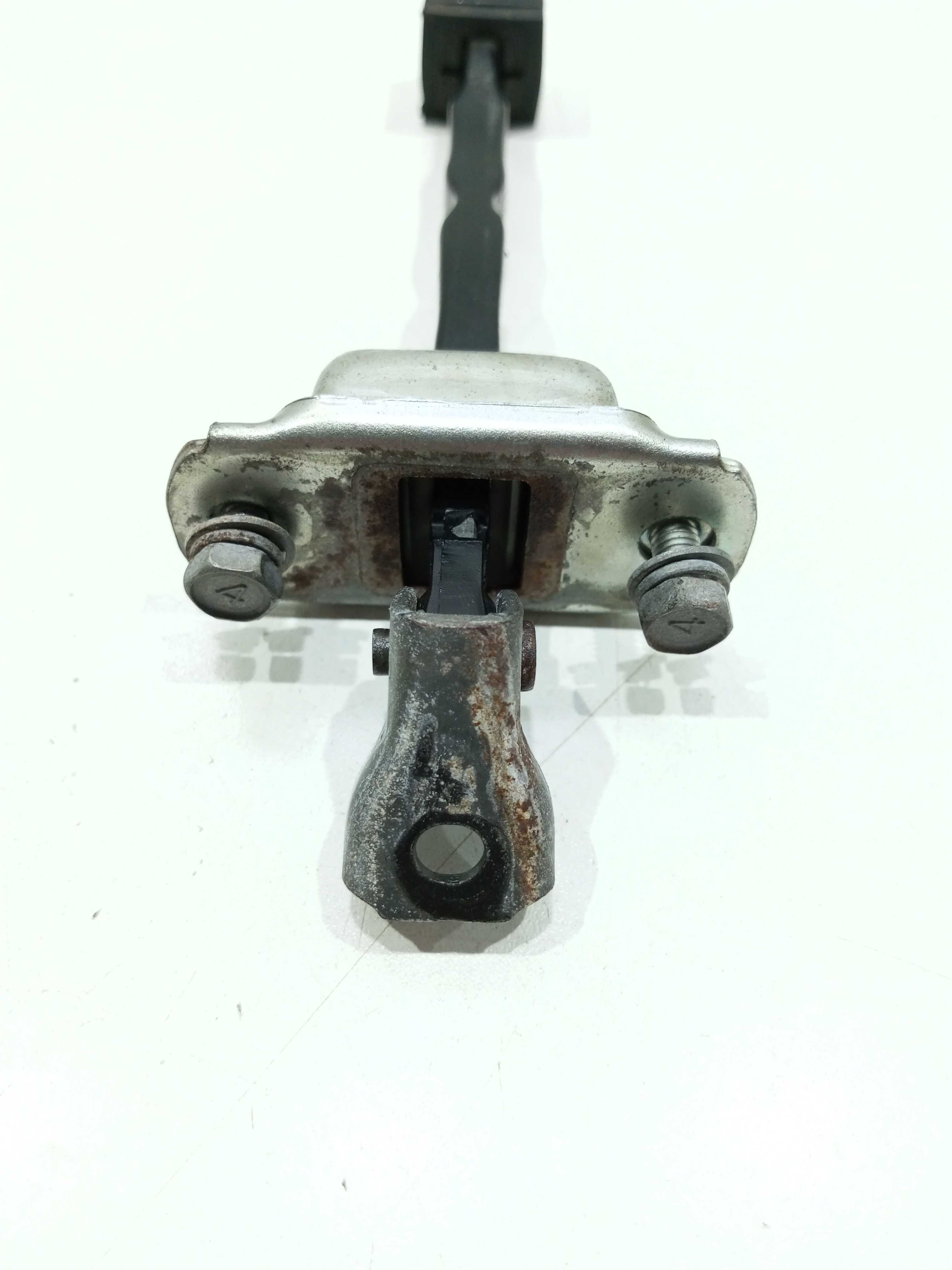 Limitador Porta Traseira Direita Pajero Tr4 2007 3