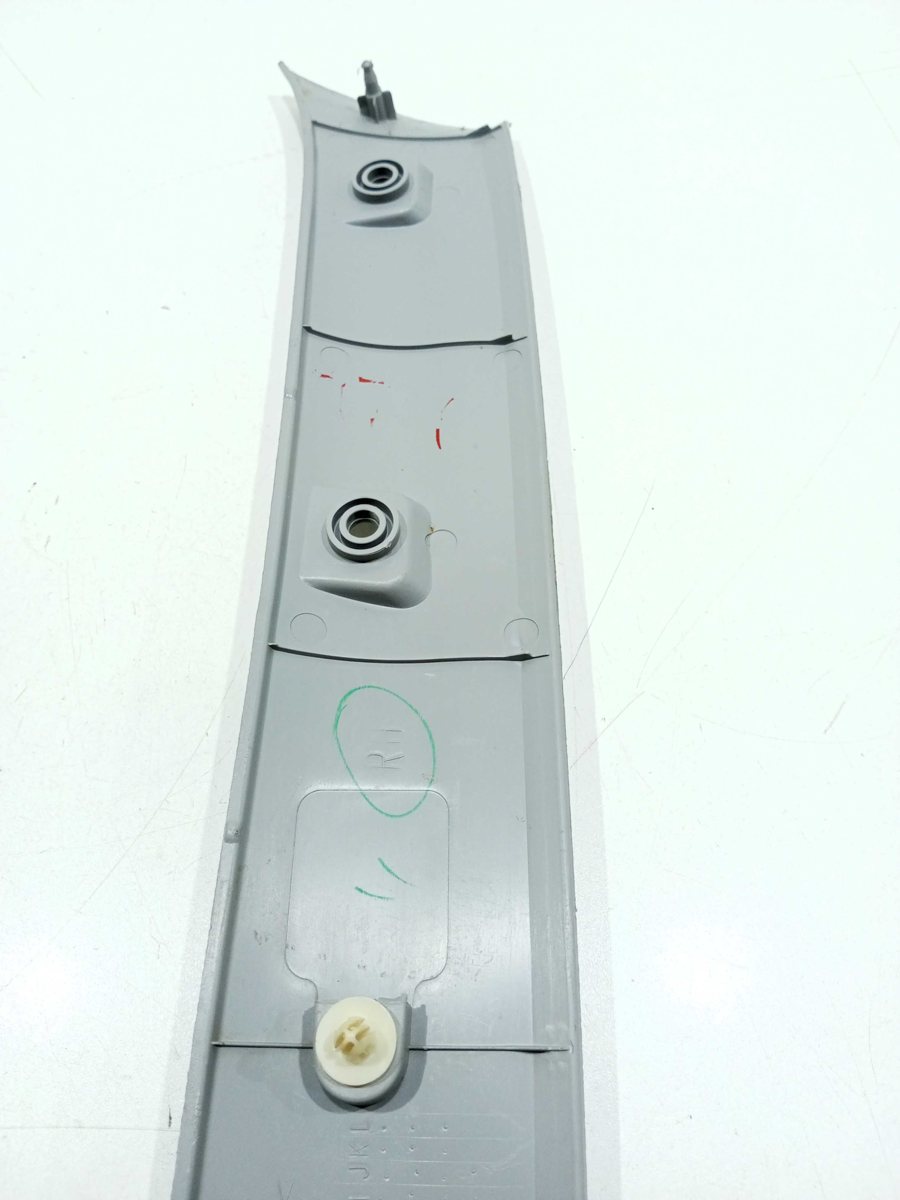 Acabamento Coluna Lado Direito Parabrisa Pajero Tr4 2007 5