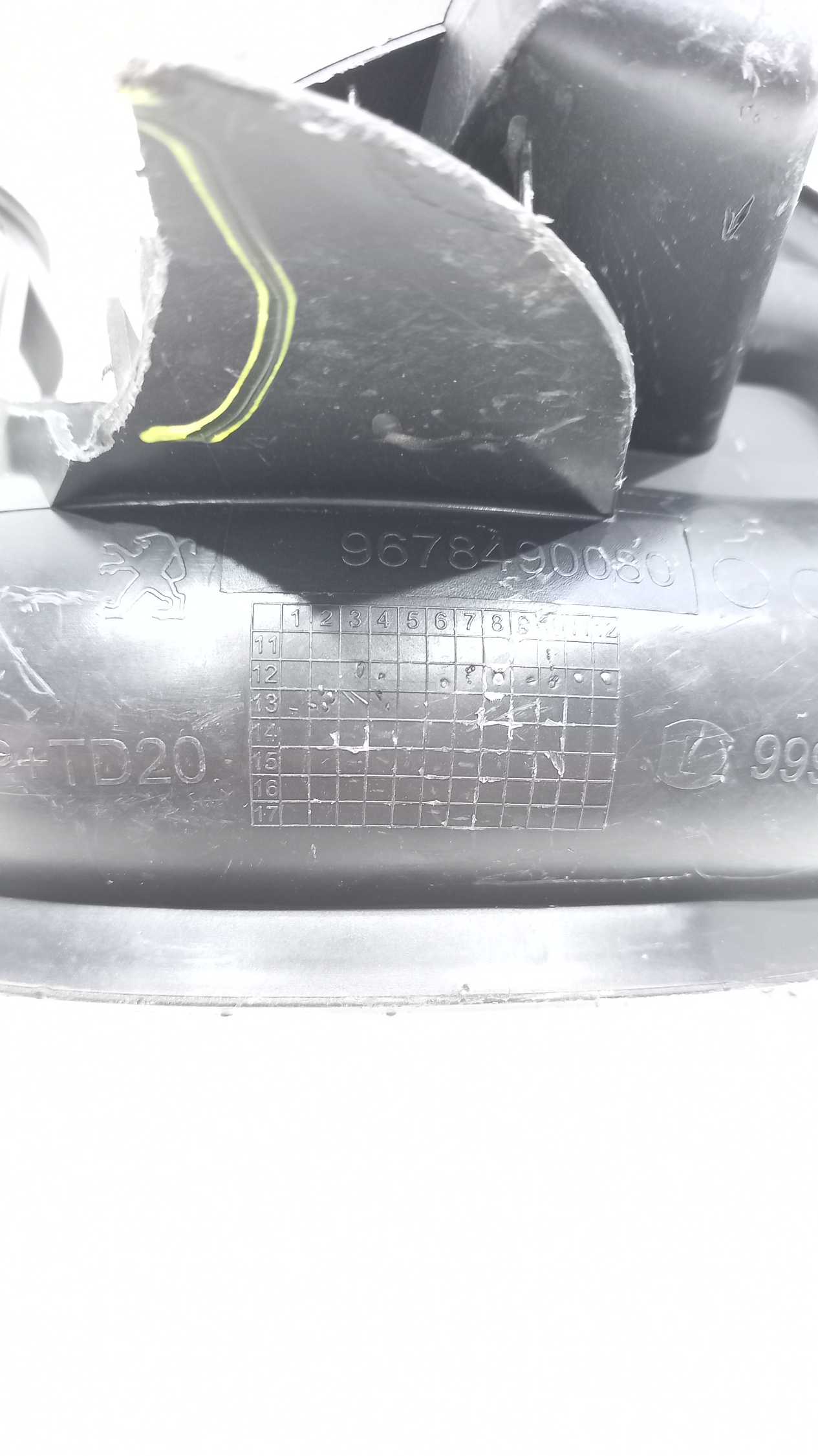 Duto Entrada Ar Ressonador Peugeot  308 2014 Detalhes 2