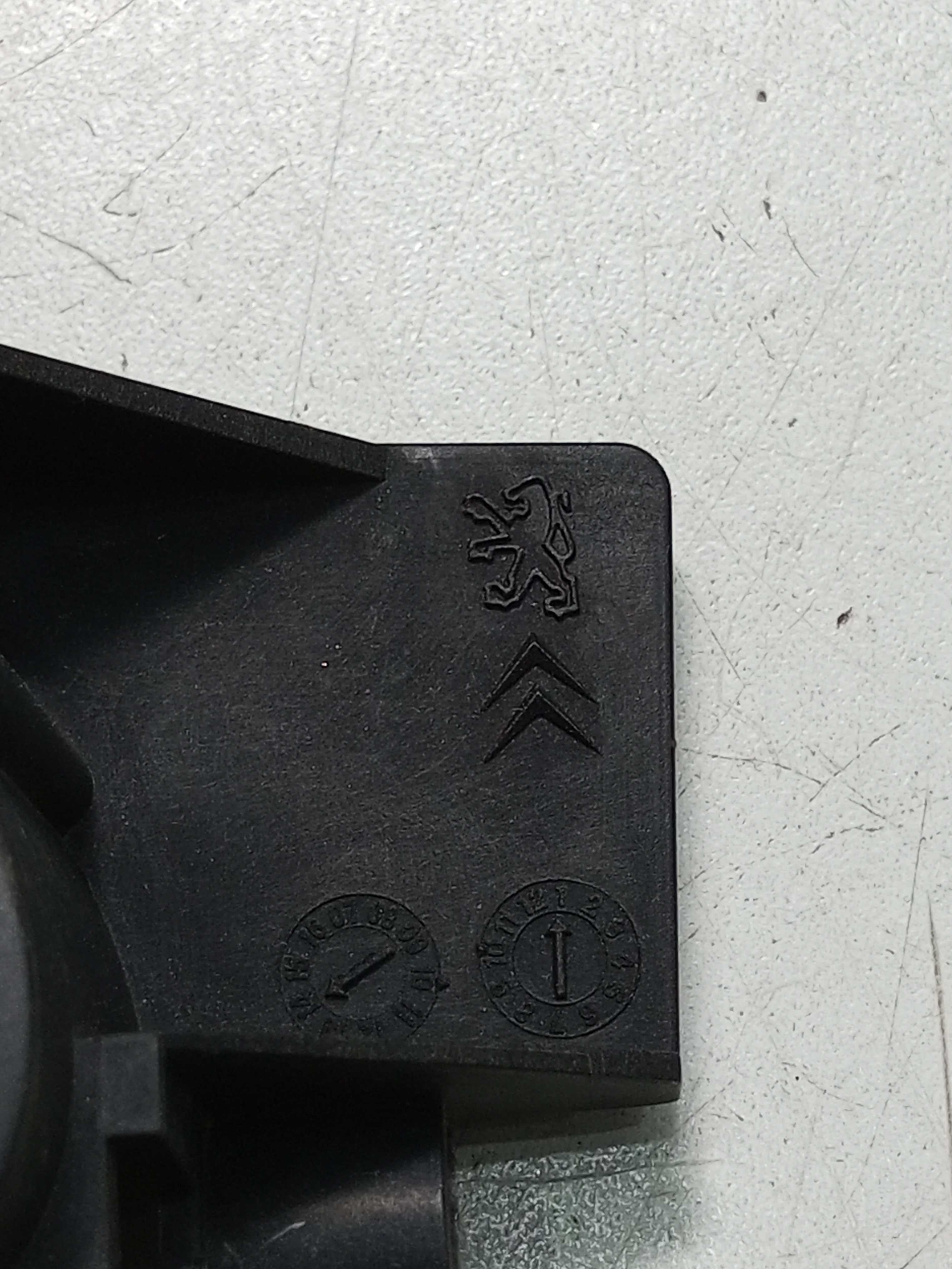 Maçaneta Interna Lado Direito Citroen C3 2015 Cromado Dianteira 3