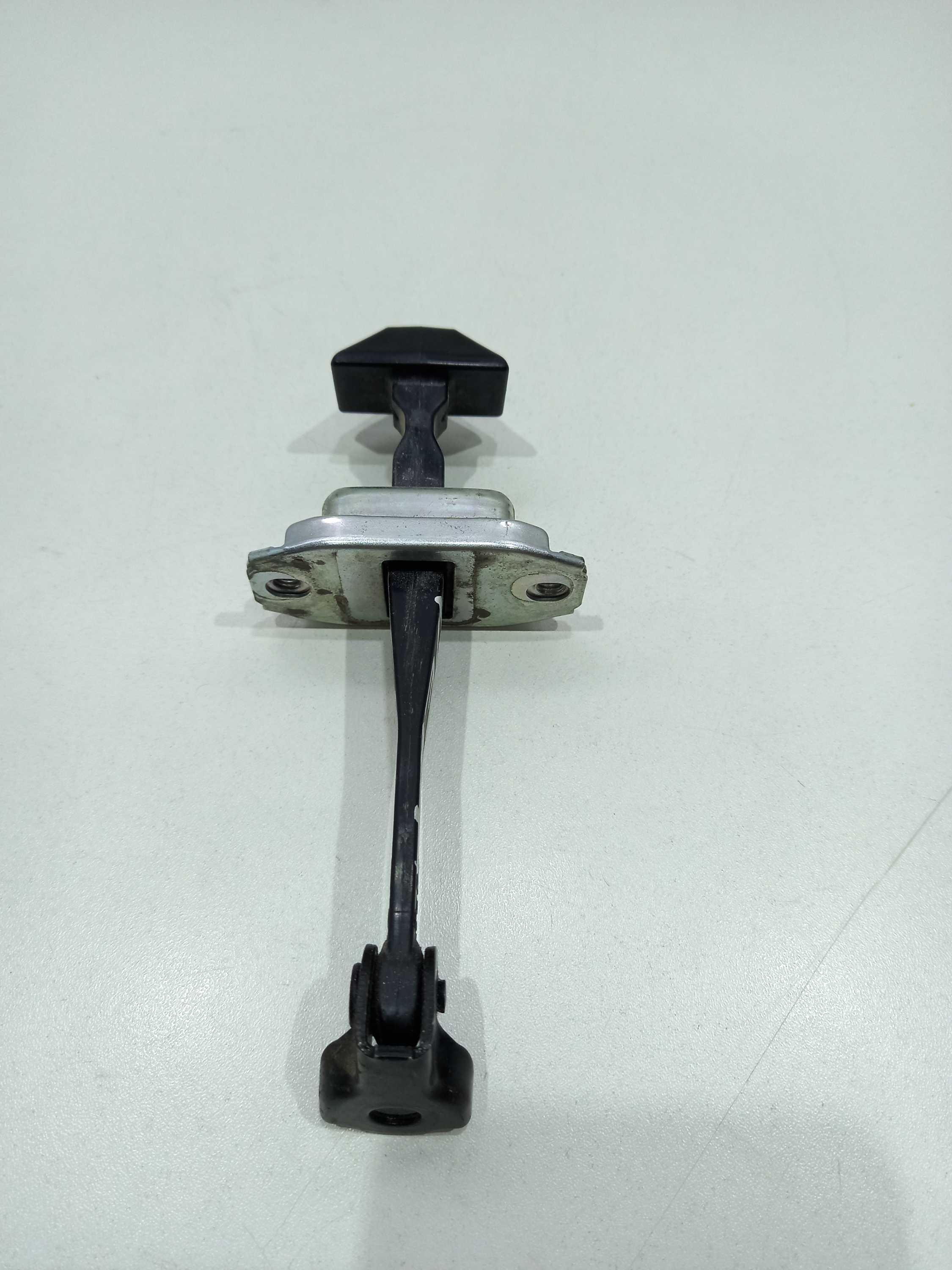 Limitador Porta Traseira Esquerda Nissan Versa 2014 1