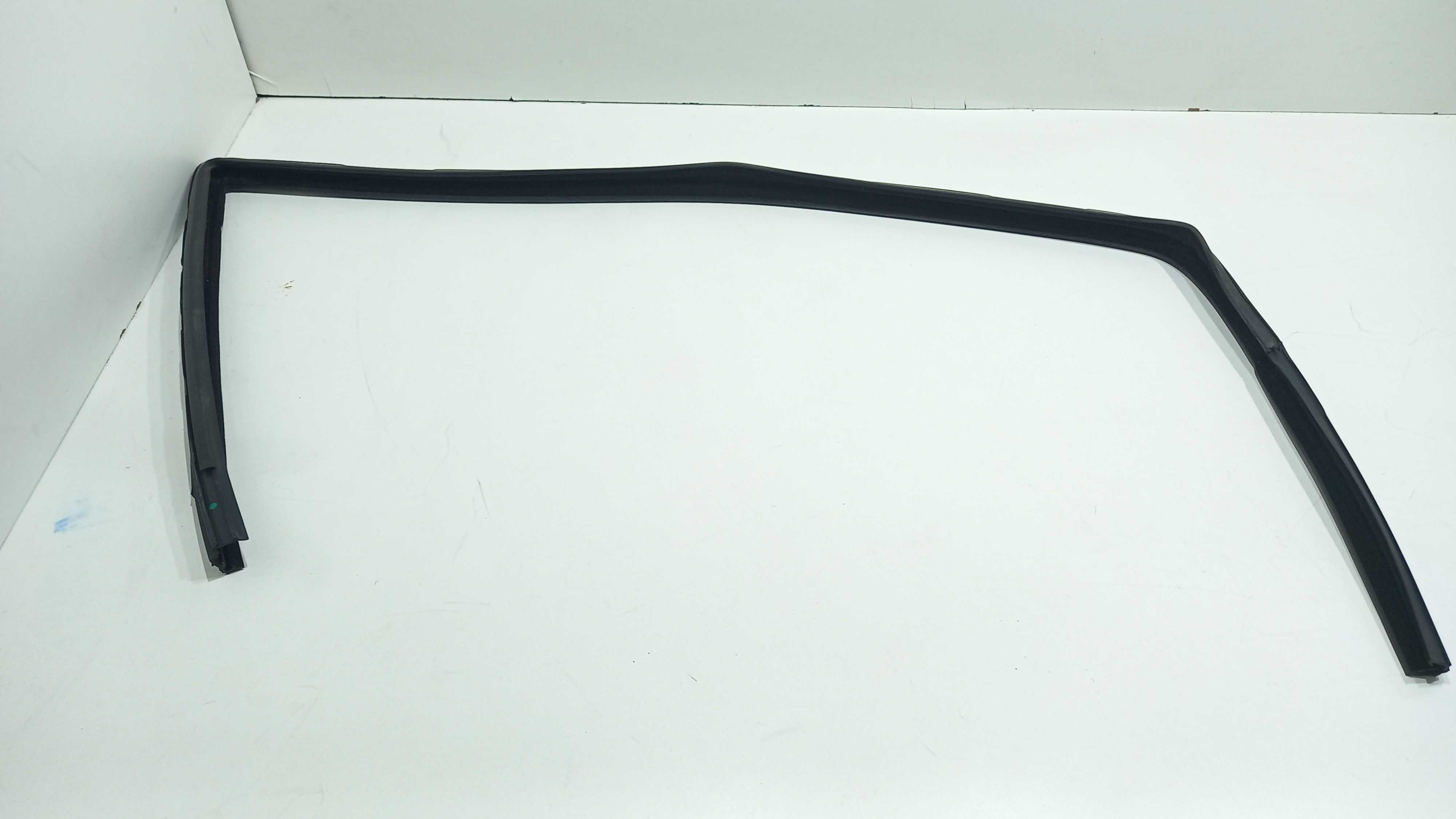 Canaleta Do Vidro Porta Dianteira Direita Fiat Strada 2018 1