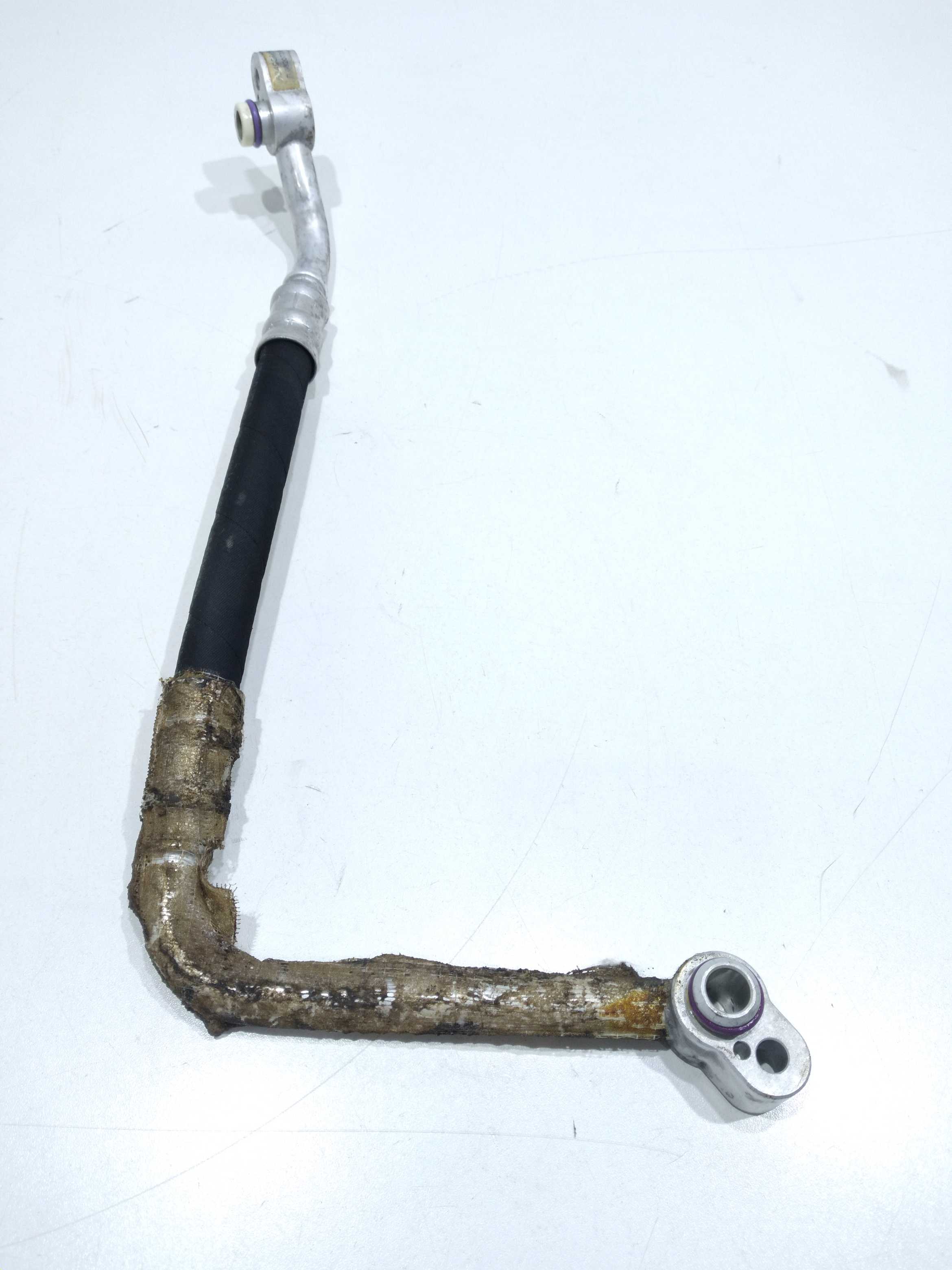 Mangueira De Ar Cond. Traseiro Vw Touareg 4.2 V8 2005 1