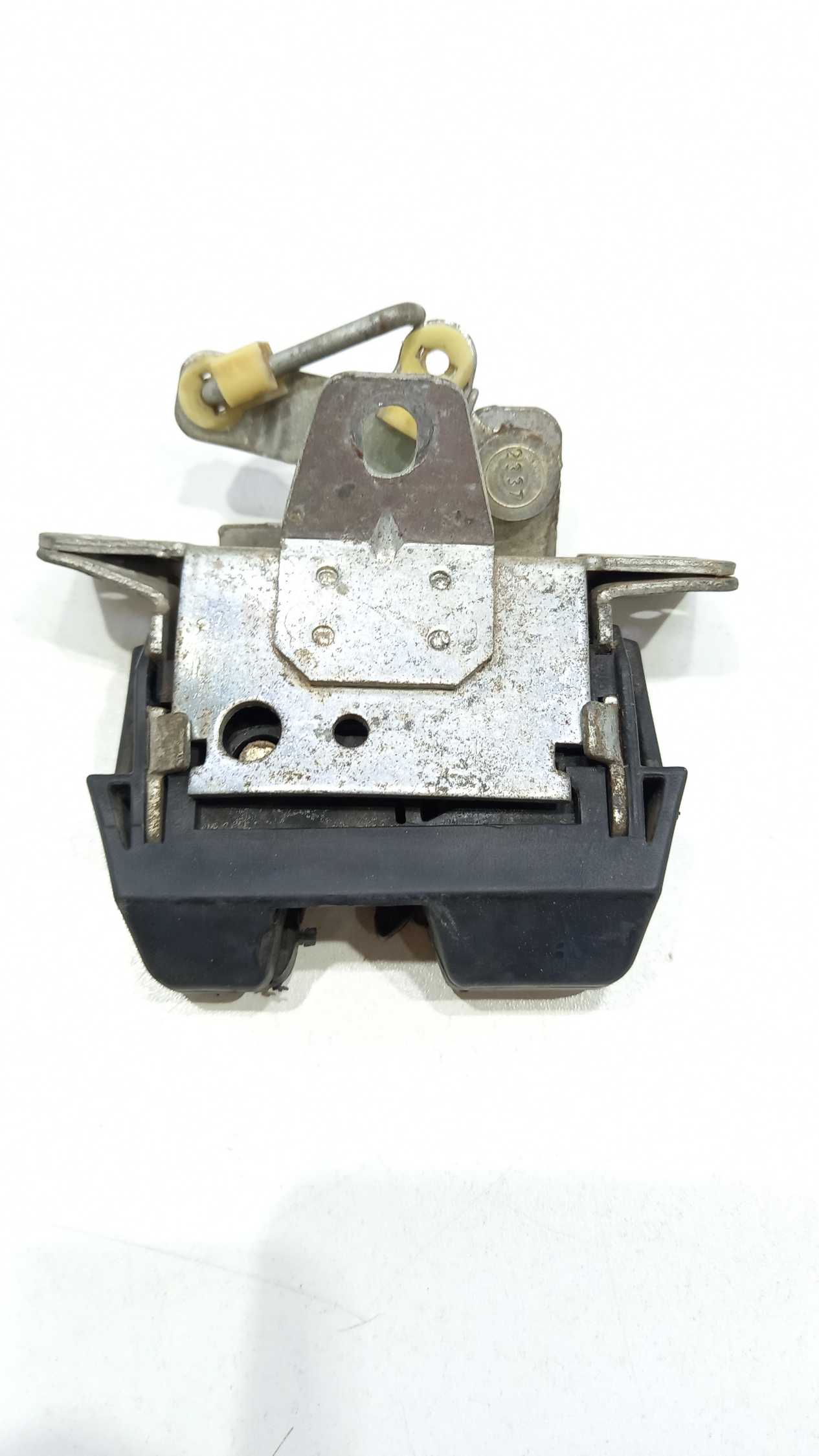 Fechadura Interna Porta Malas Gm Corsa Montana 2002 À 2012 1