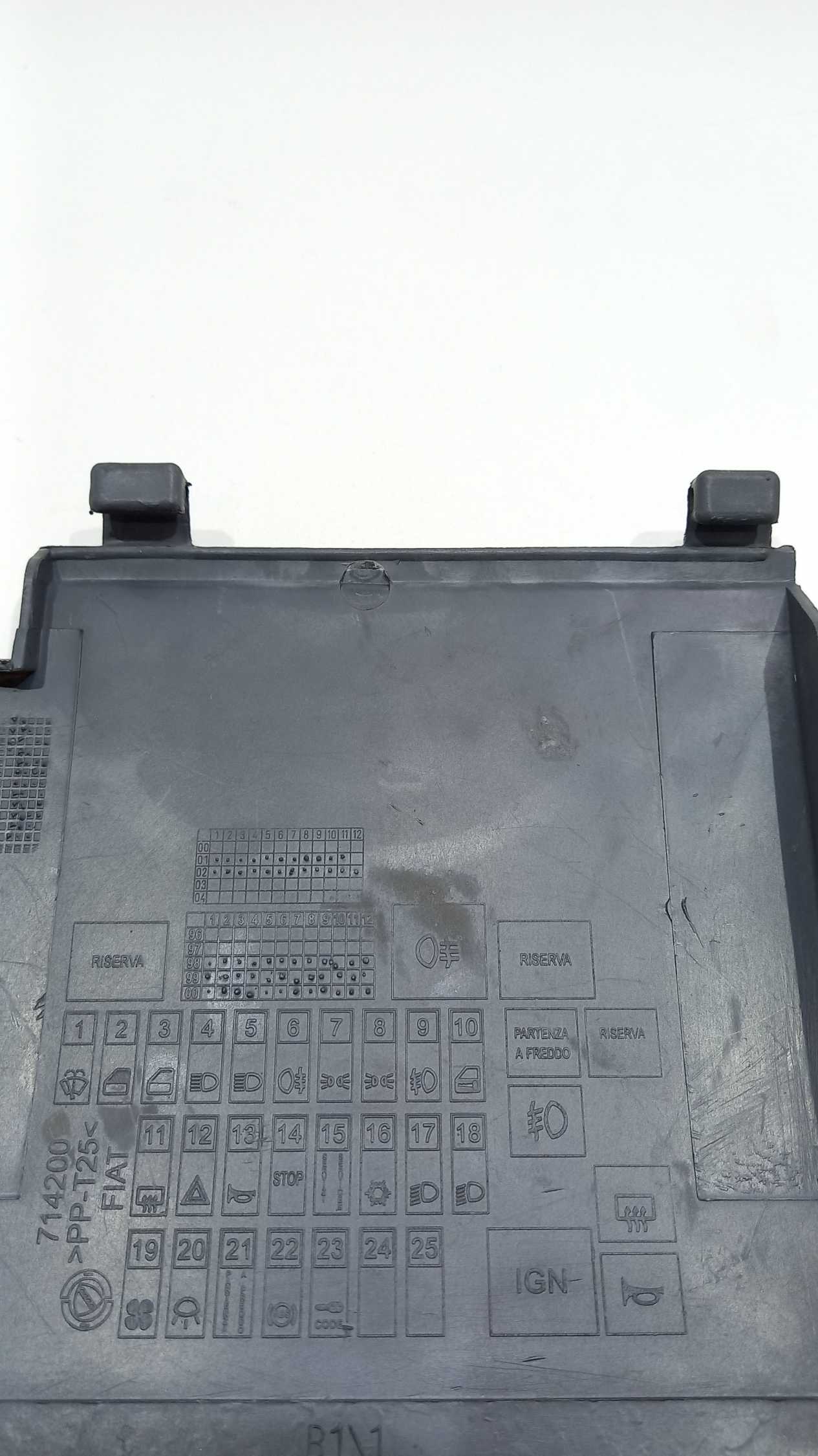 Tampa Caixa De Fusíveis Interna Fiat Palio Siena 96 À  2004 3