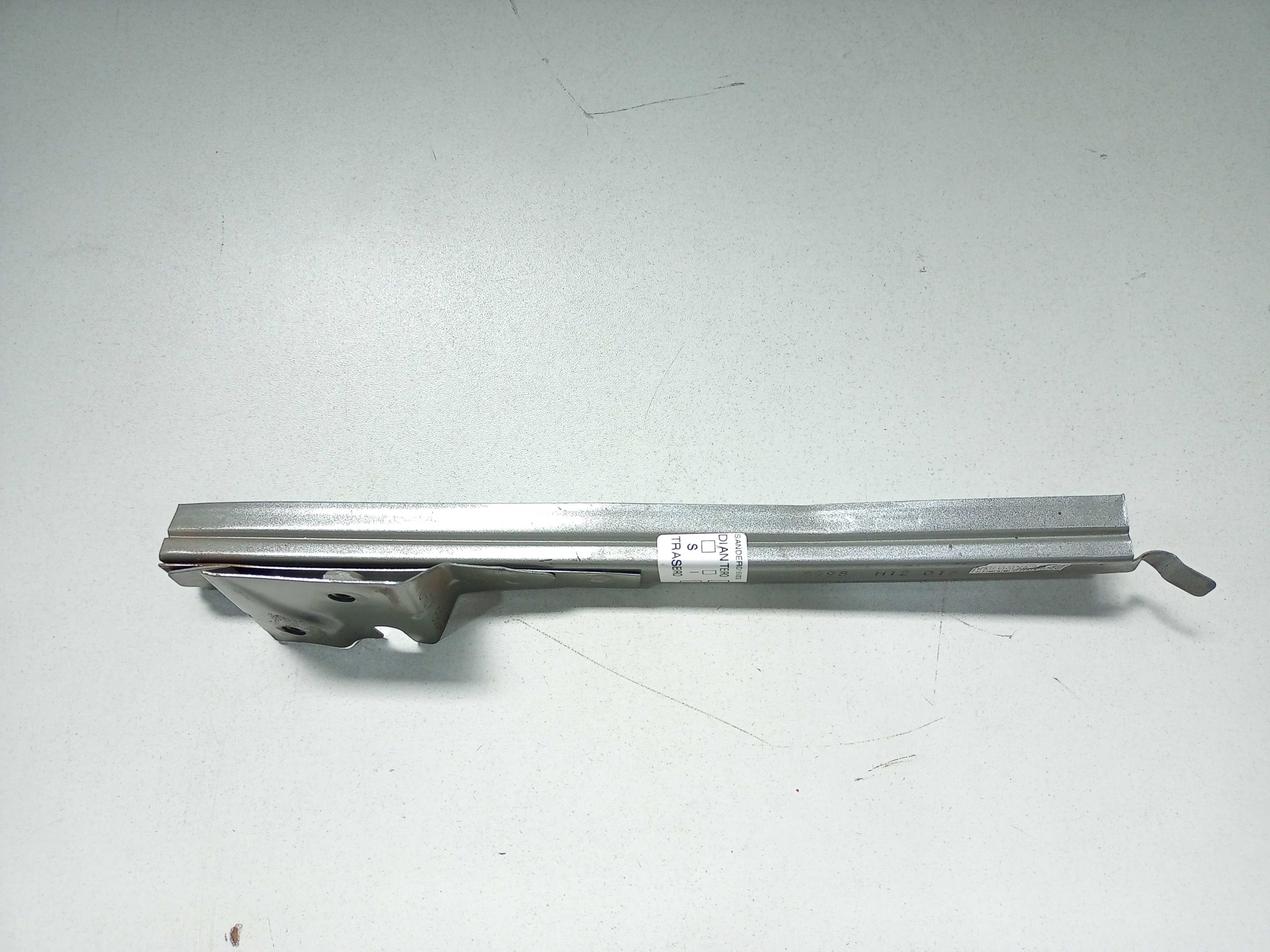 Trilho Guia Vidro Dianteiro Direito Renault Sandero 2013 2