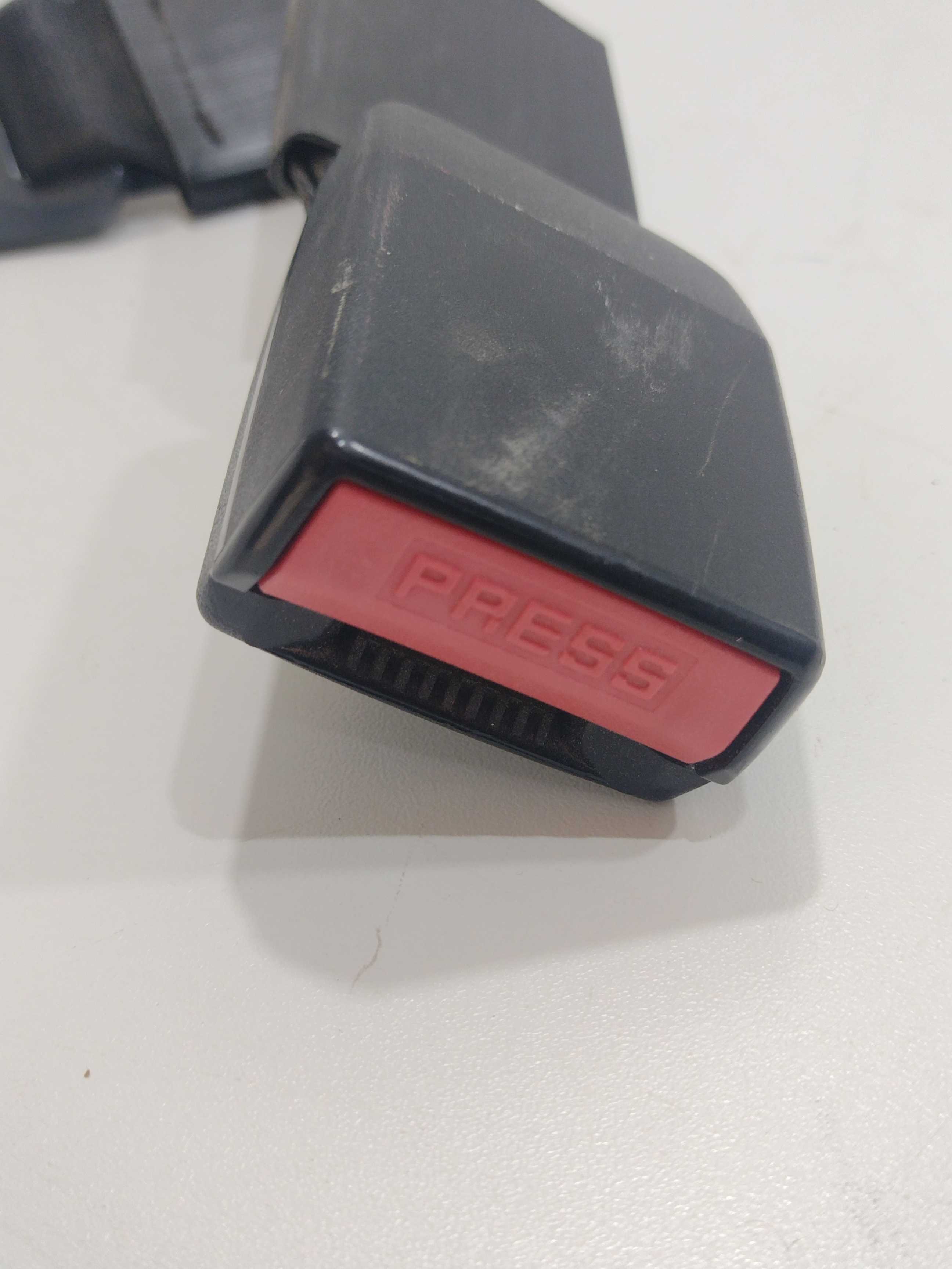 Engate Cinto Segurança Banco Traseiro Citroen C3 2011 2