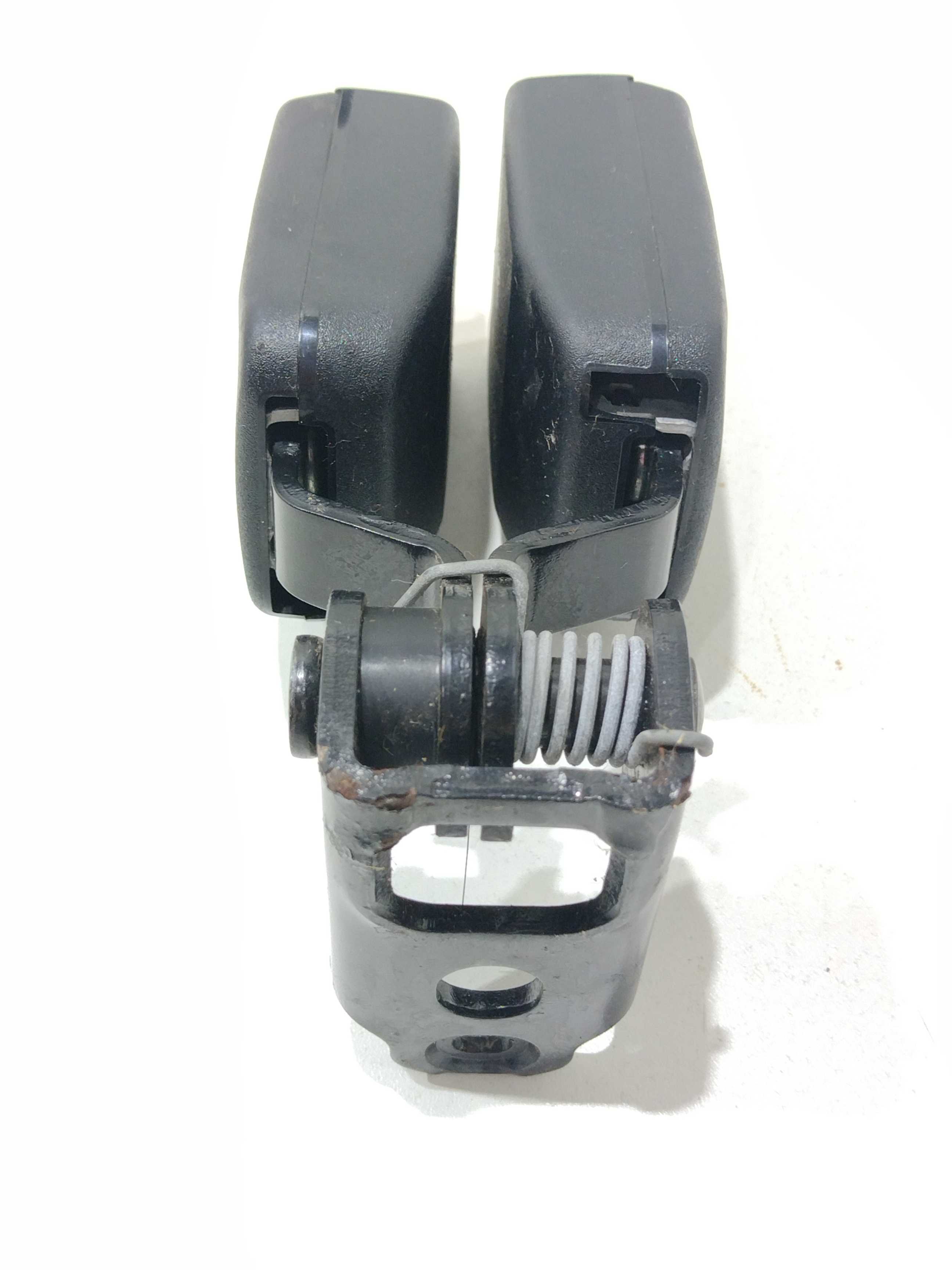 Engate Cinto Segurança Traseiro Direito Peugeot 307 3