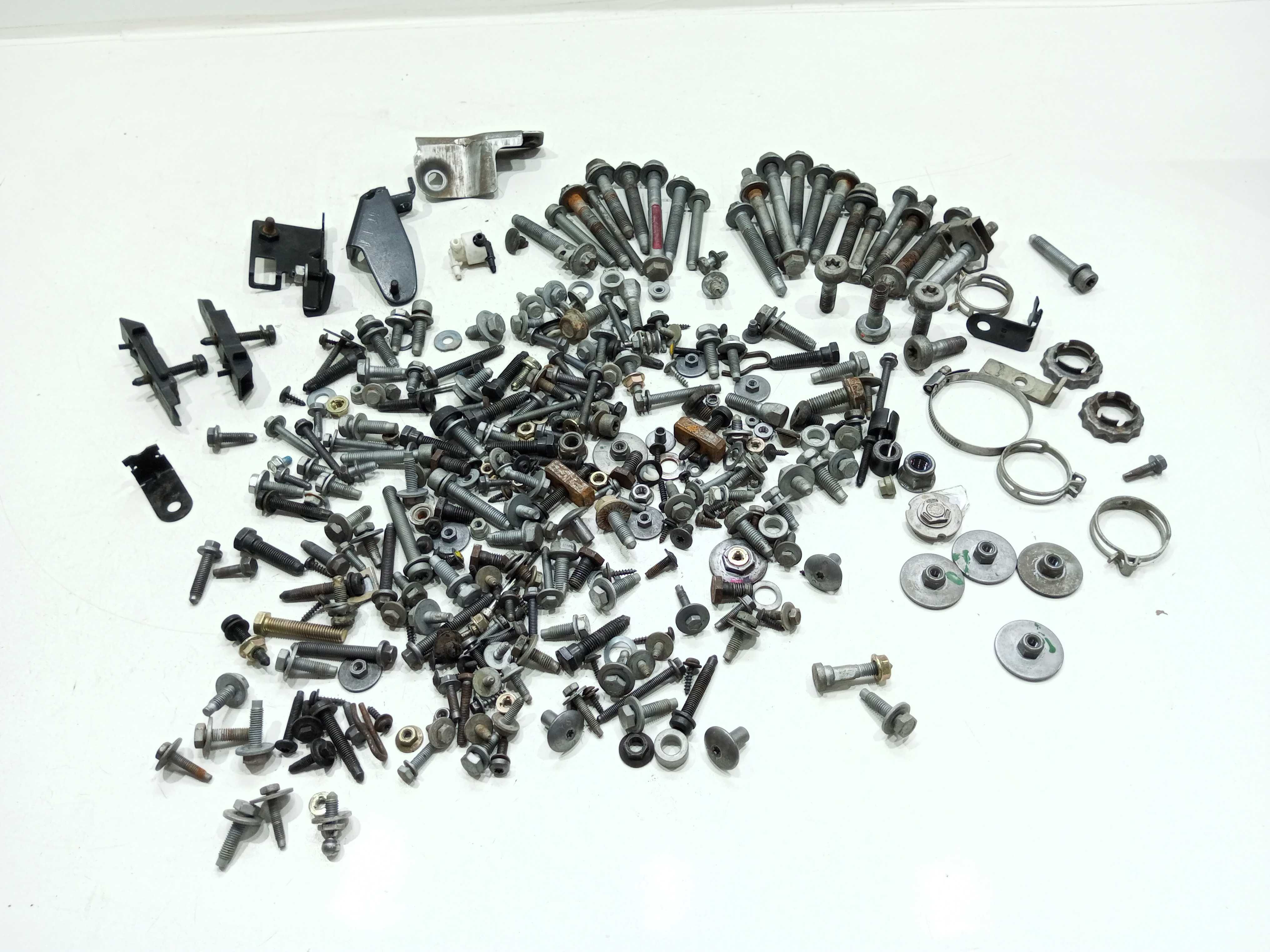 Parafusos Avusos Citroen C3 1.6 2014 Exclusive Automático 1