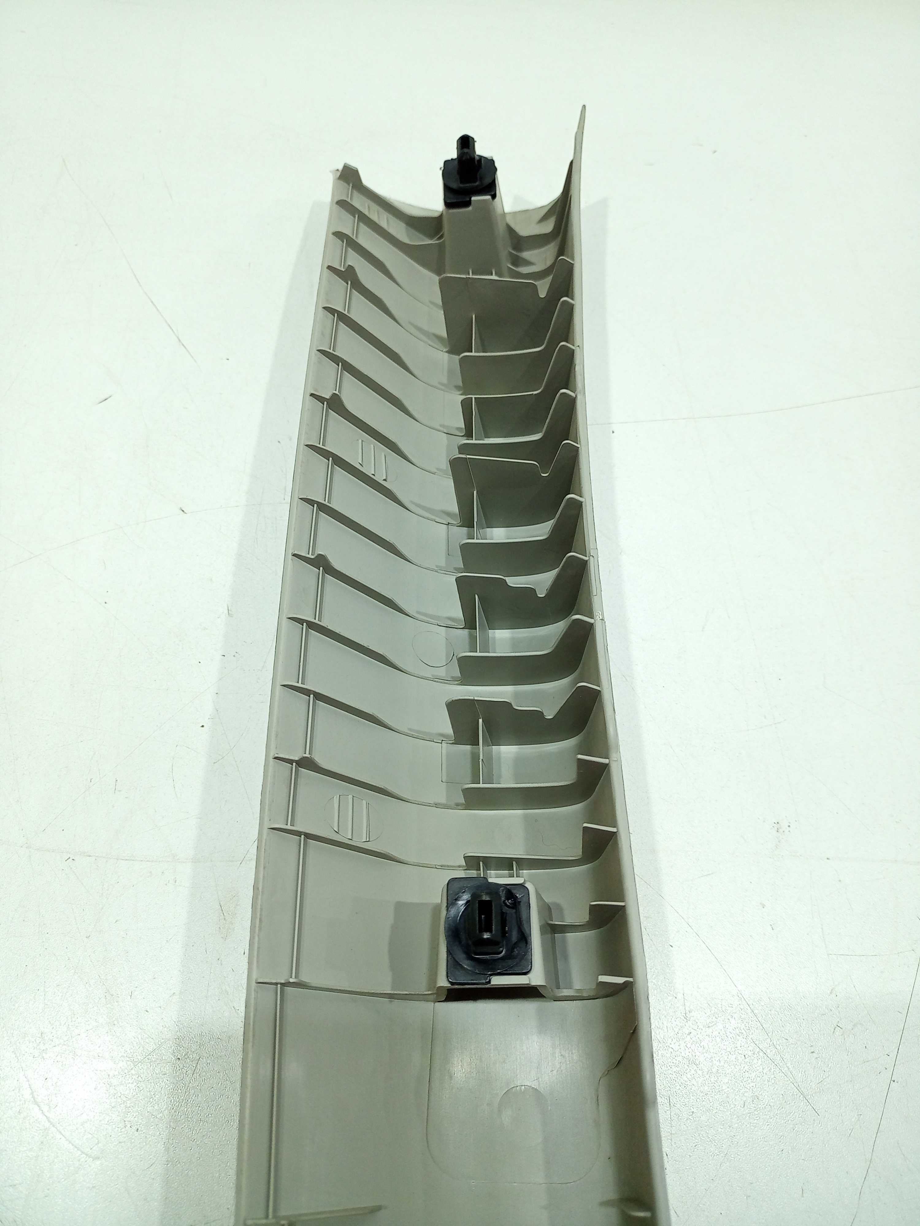 Moldura Coluna Parabrisa Lado Esquerdo Nissan Versa 2019 5