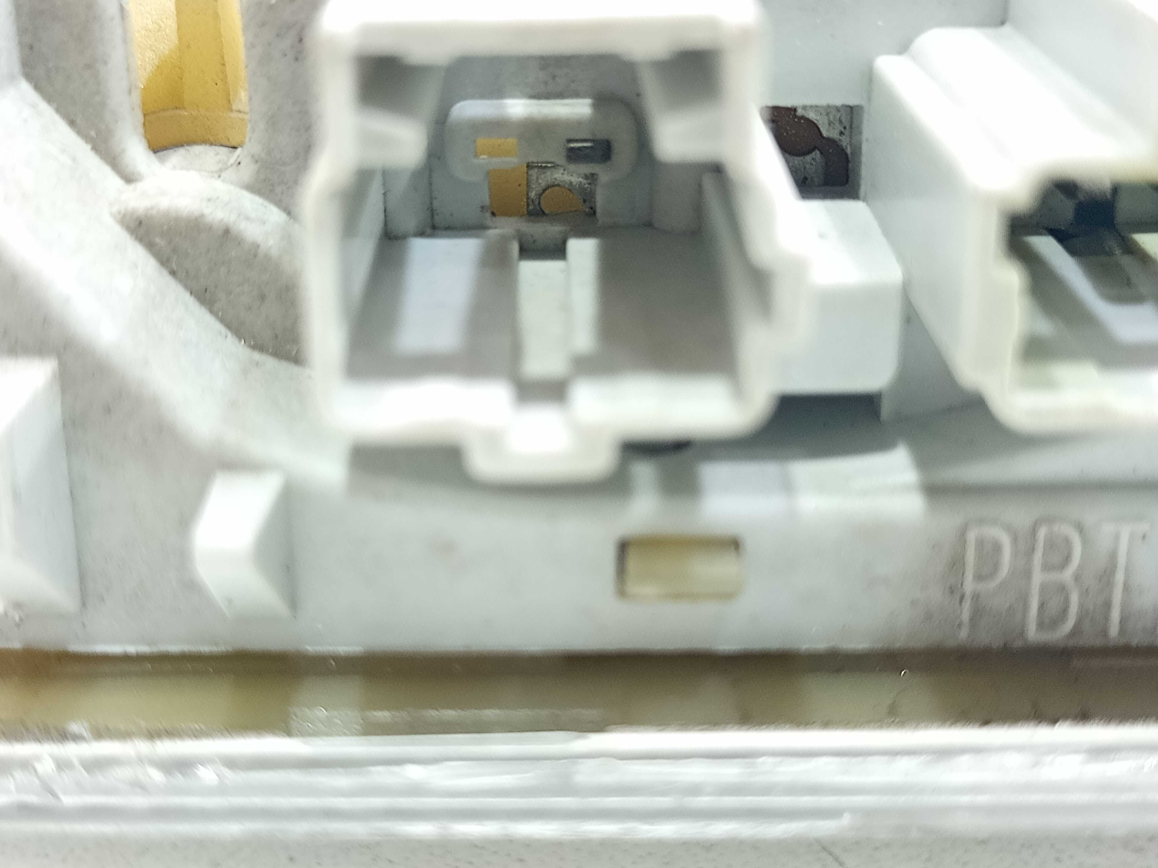 Luz De Teto Cortesia Tras Peugeot 207 2011 4