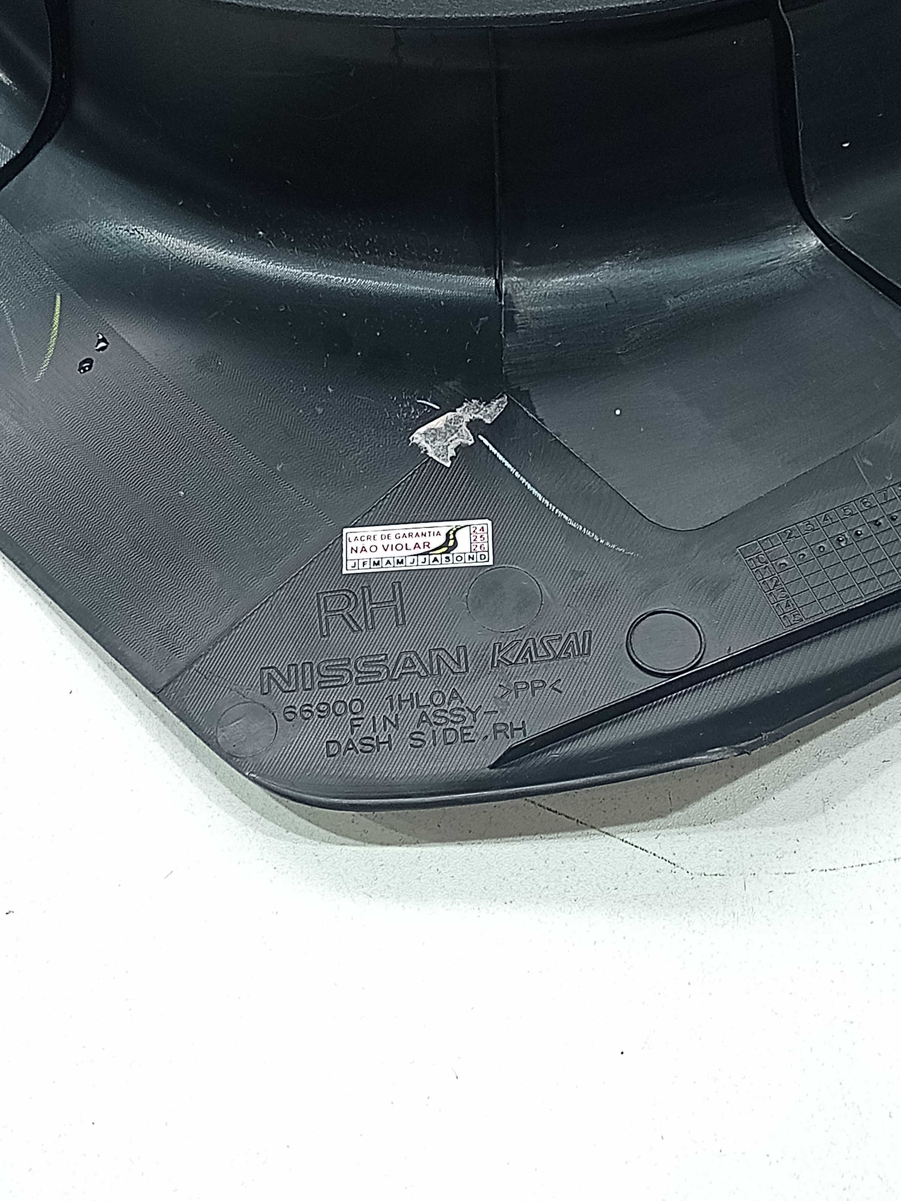 Soleira Interna Dianteira Direita Nissan Versa 2012 2