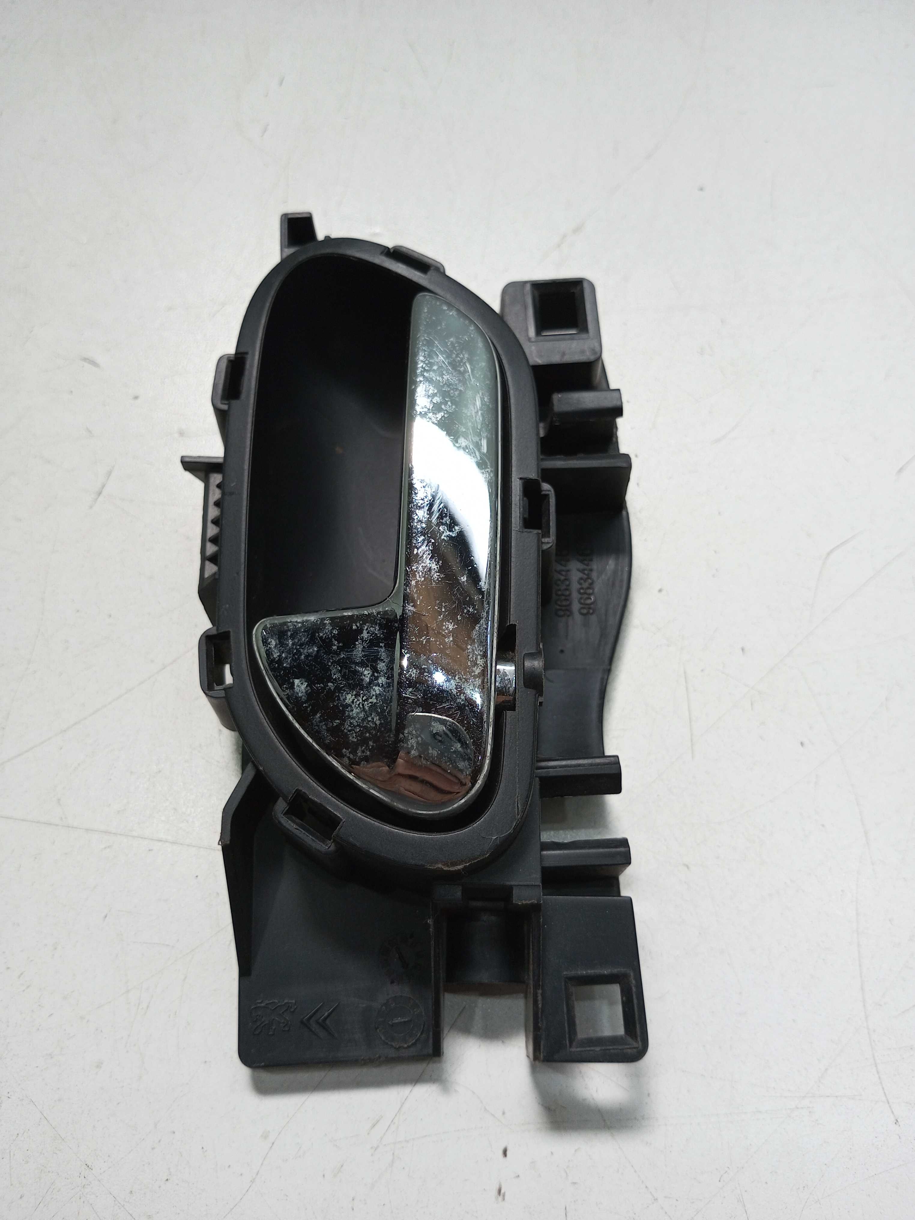 Maçaneta Interna Dianteira Esquerda Citroen C3 2015 Dianteira 5