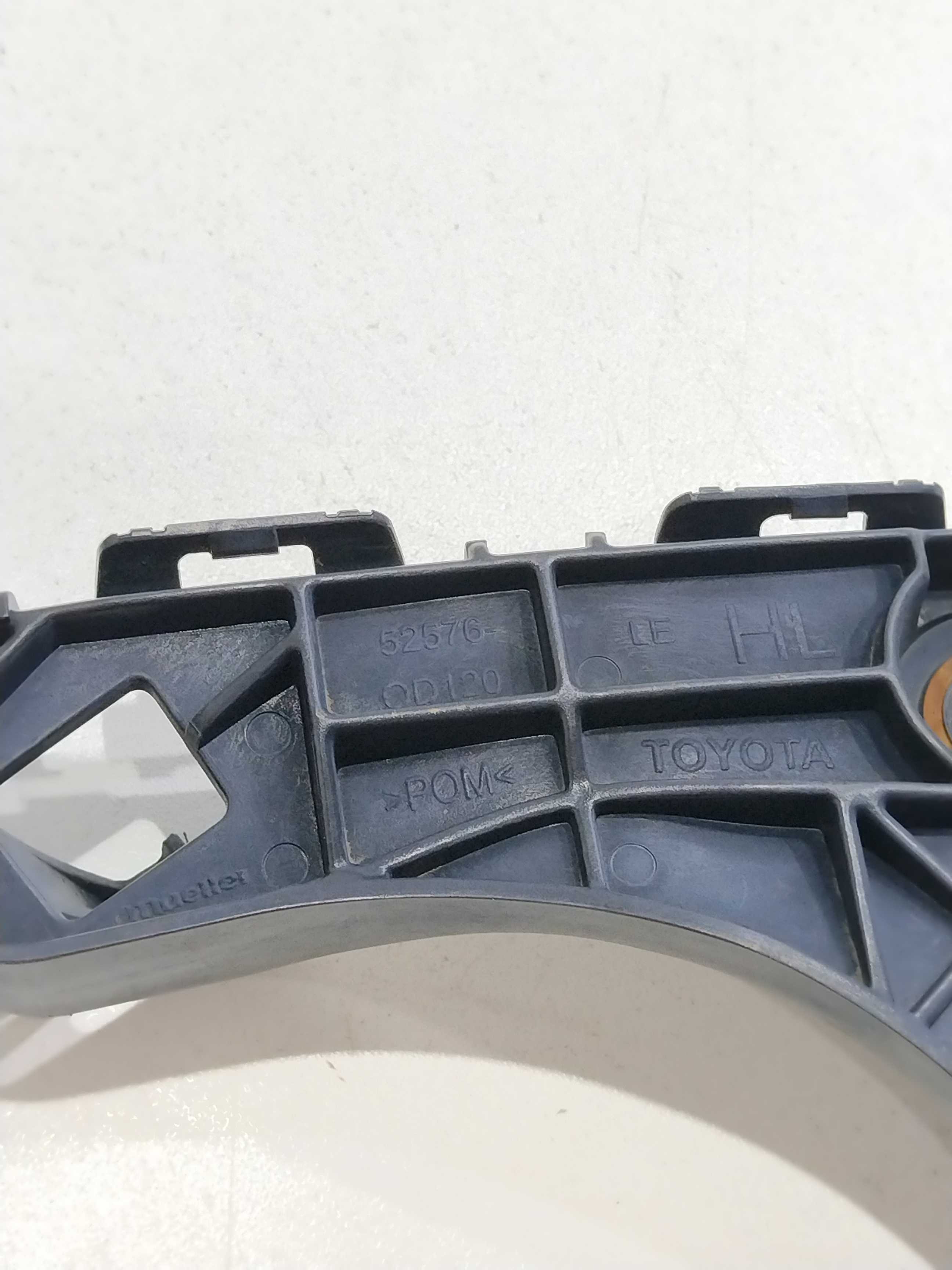 Guia Para-choque Traseiro Esquerdo Toyota Etios 2016 Hatch 3