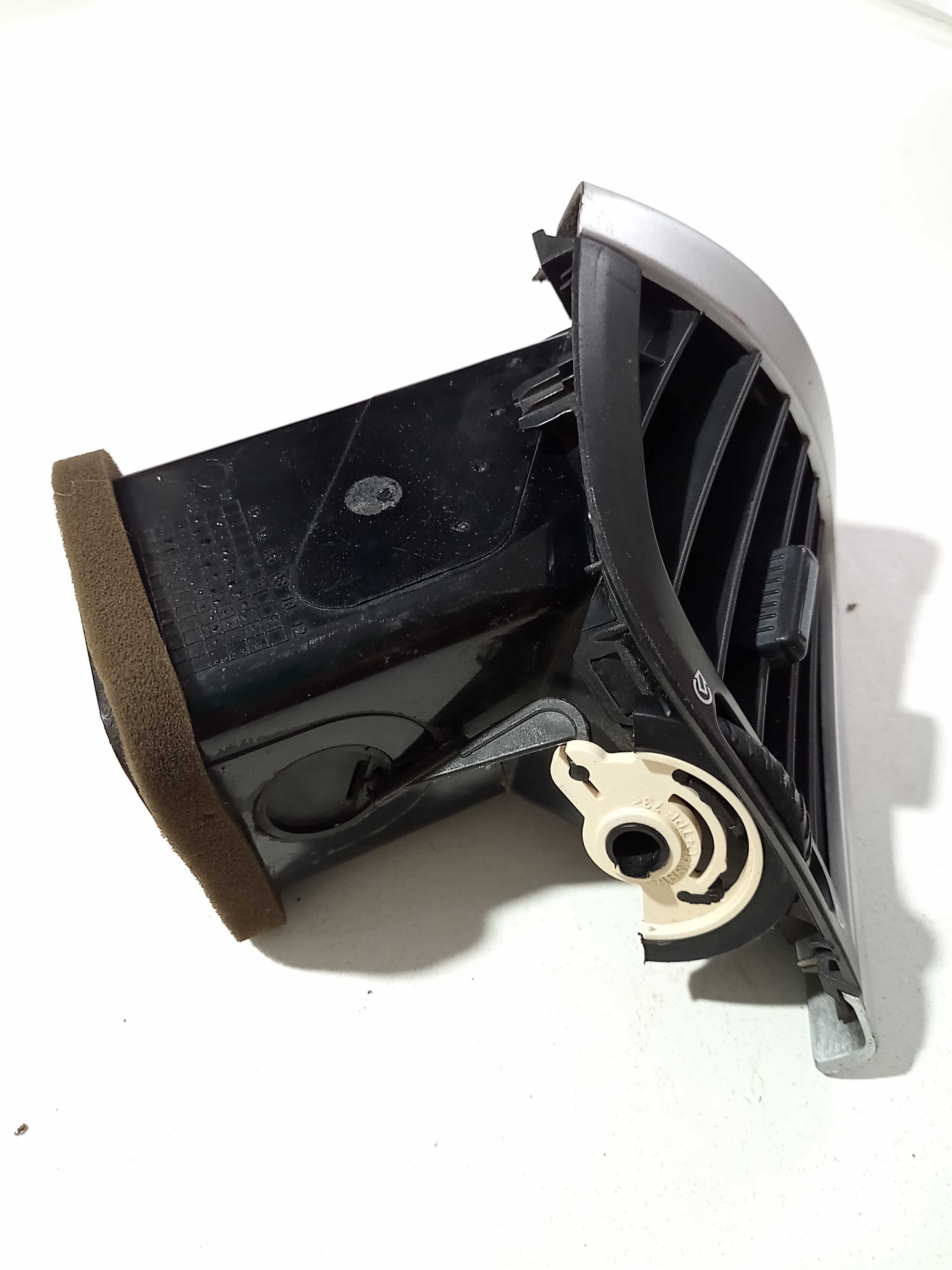 Difusor Ar Direito Peugeot 207 2013 Original 9683399780 2