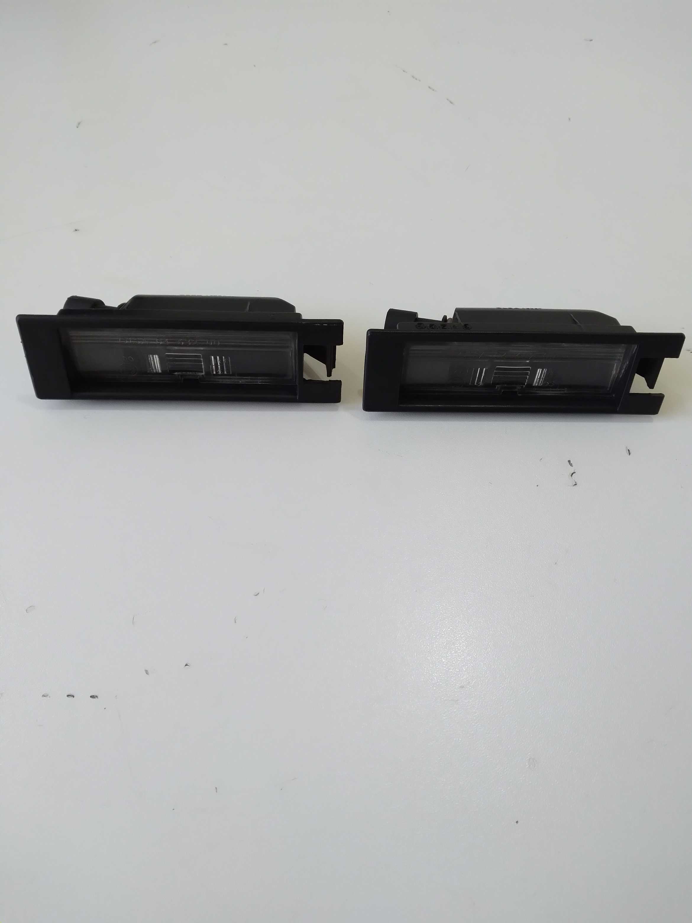 Luz De Placa Traseiro Grand Siena Attrac. 1.4 2013 2